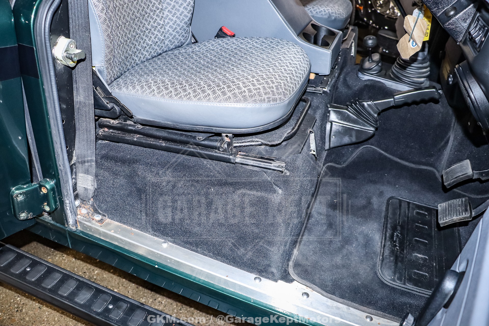 1999 Land Rover Defender 110 83