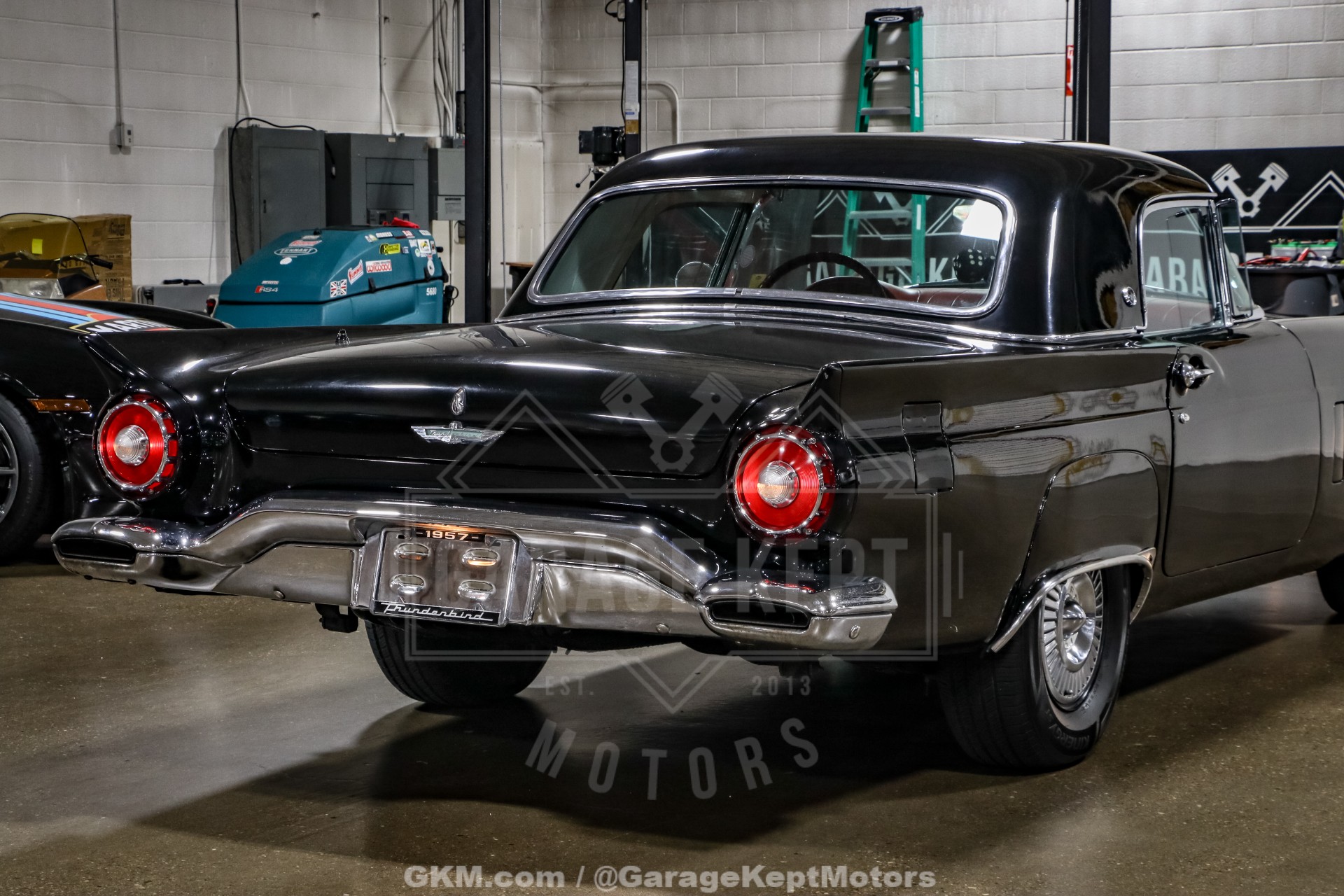 1957 Ford Thunderbird 90