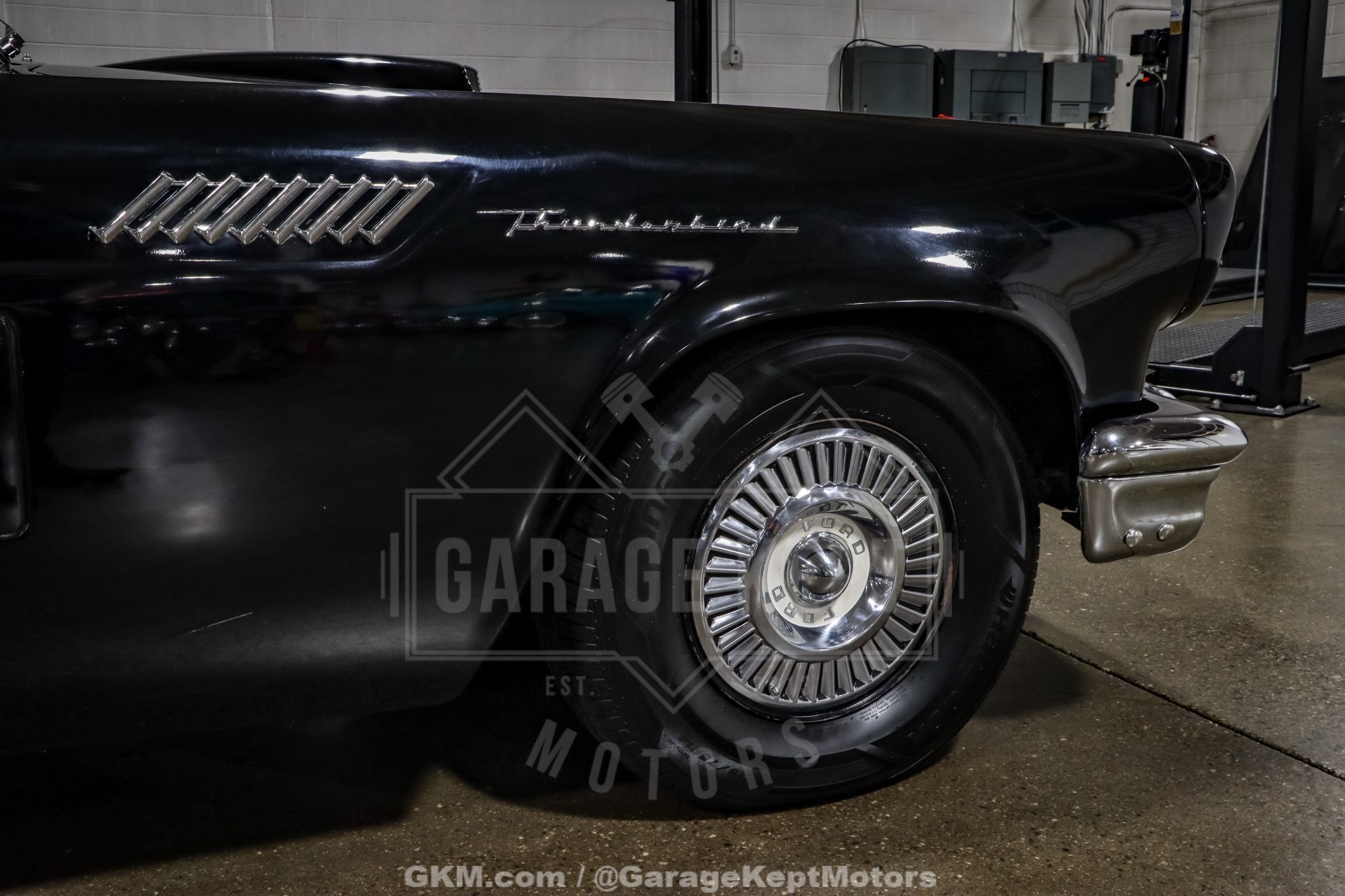 1957 Ford Thunderbird 110