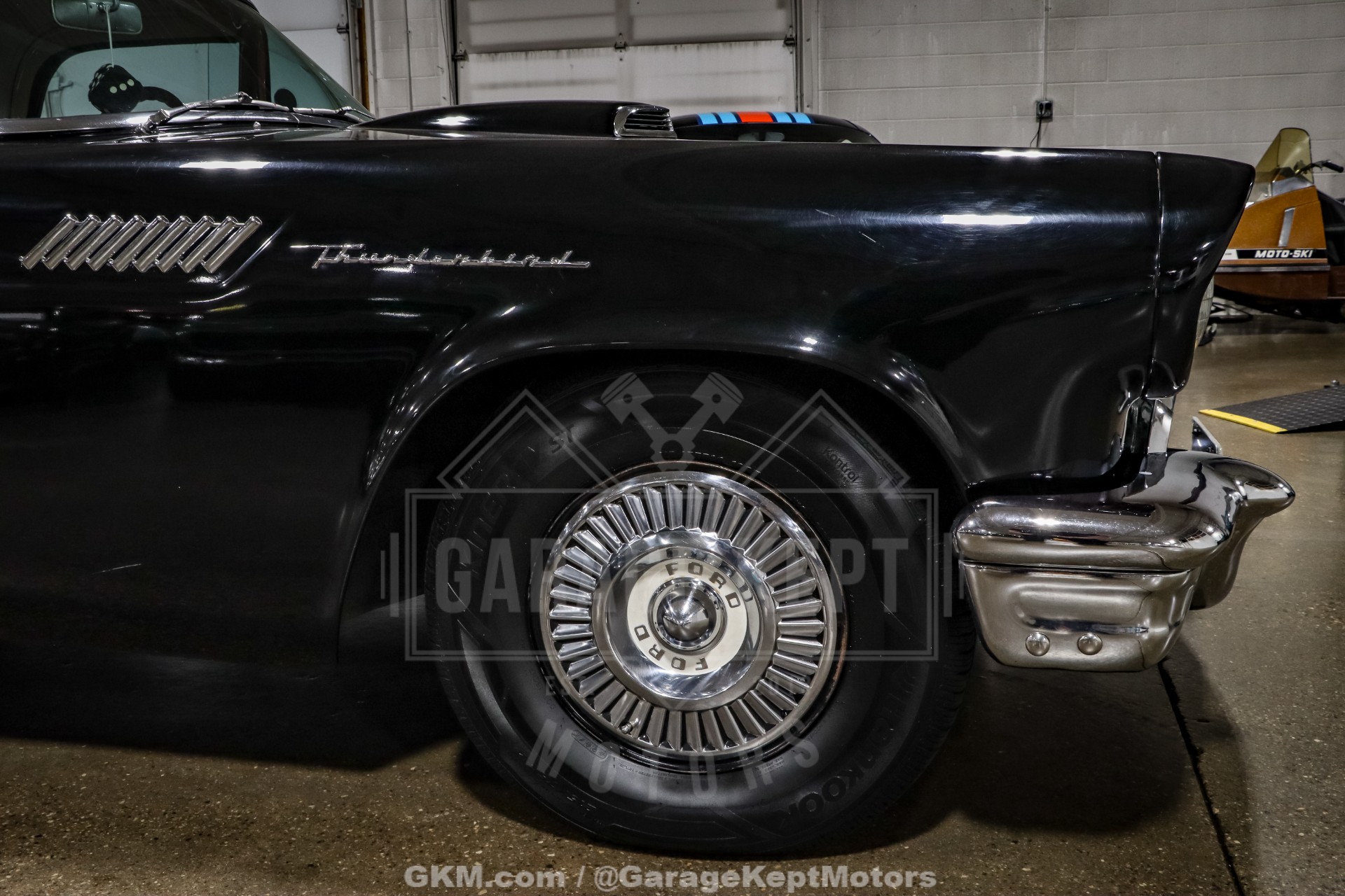 1957 Ford Thunderbird 112
