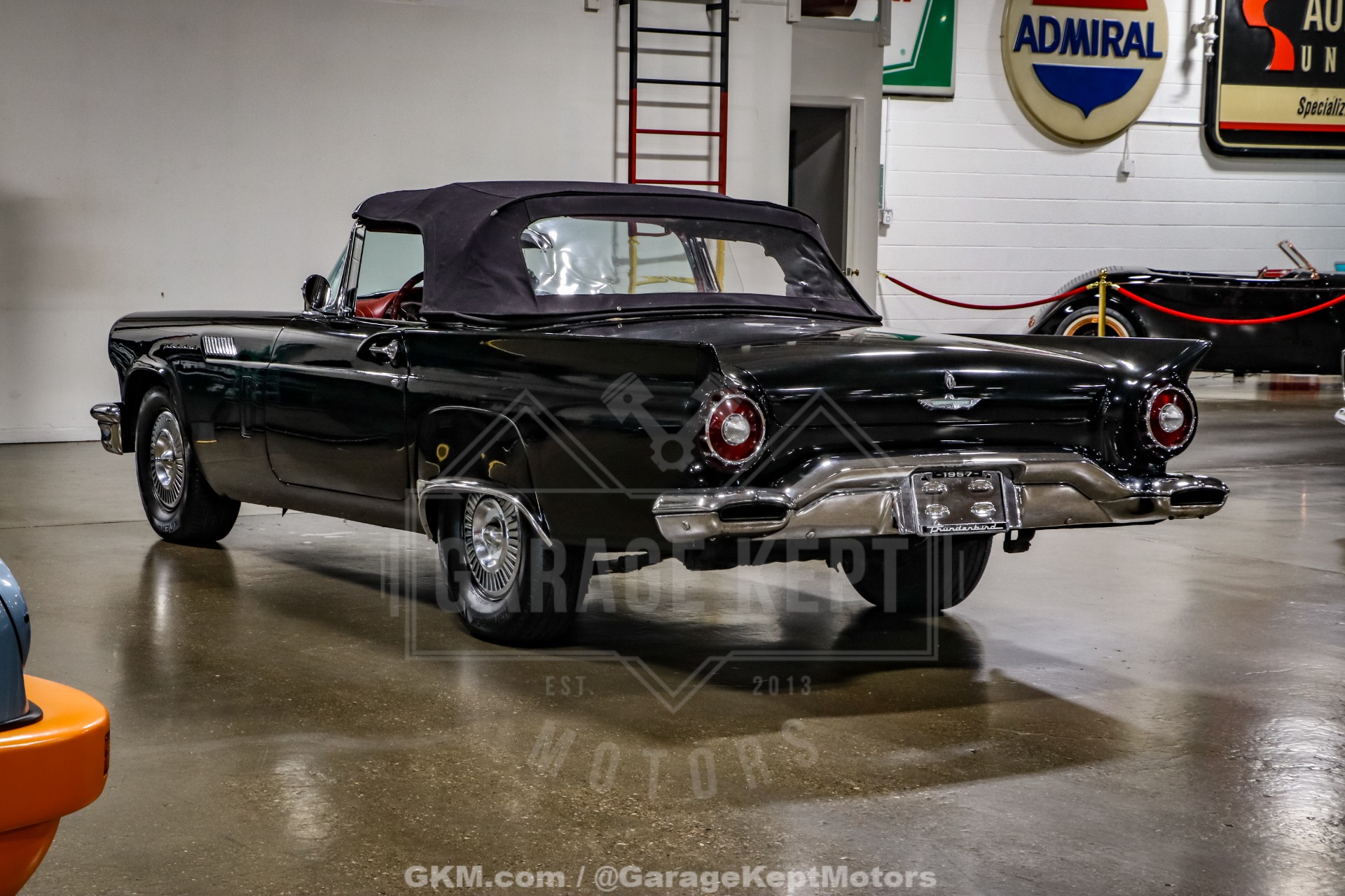 1957 Ford Thunderbird 124