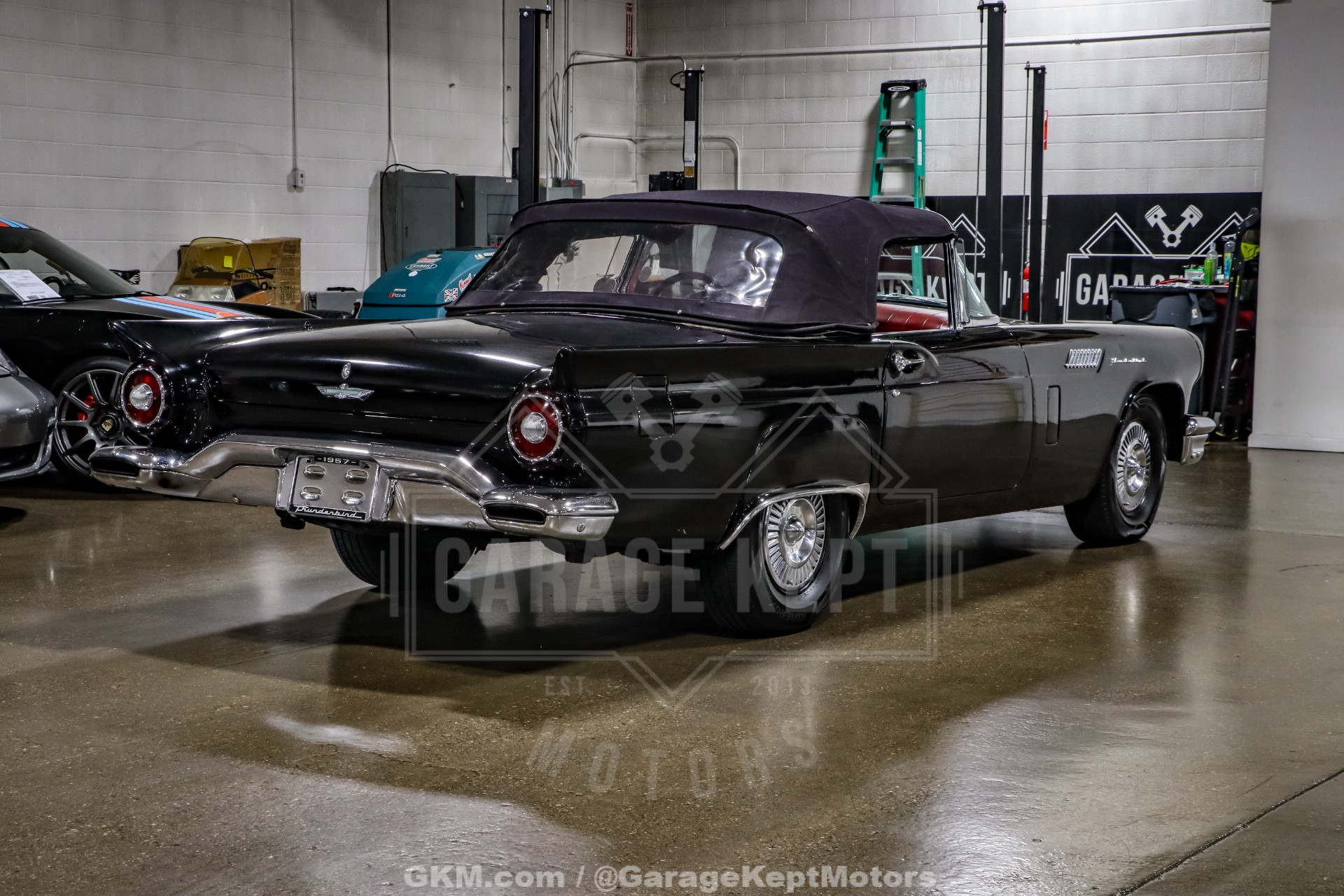 1957 Ford Thunderbird 126