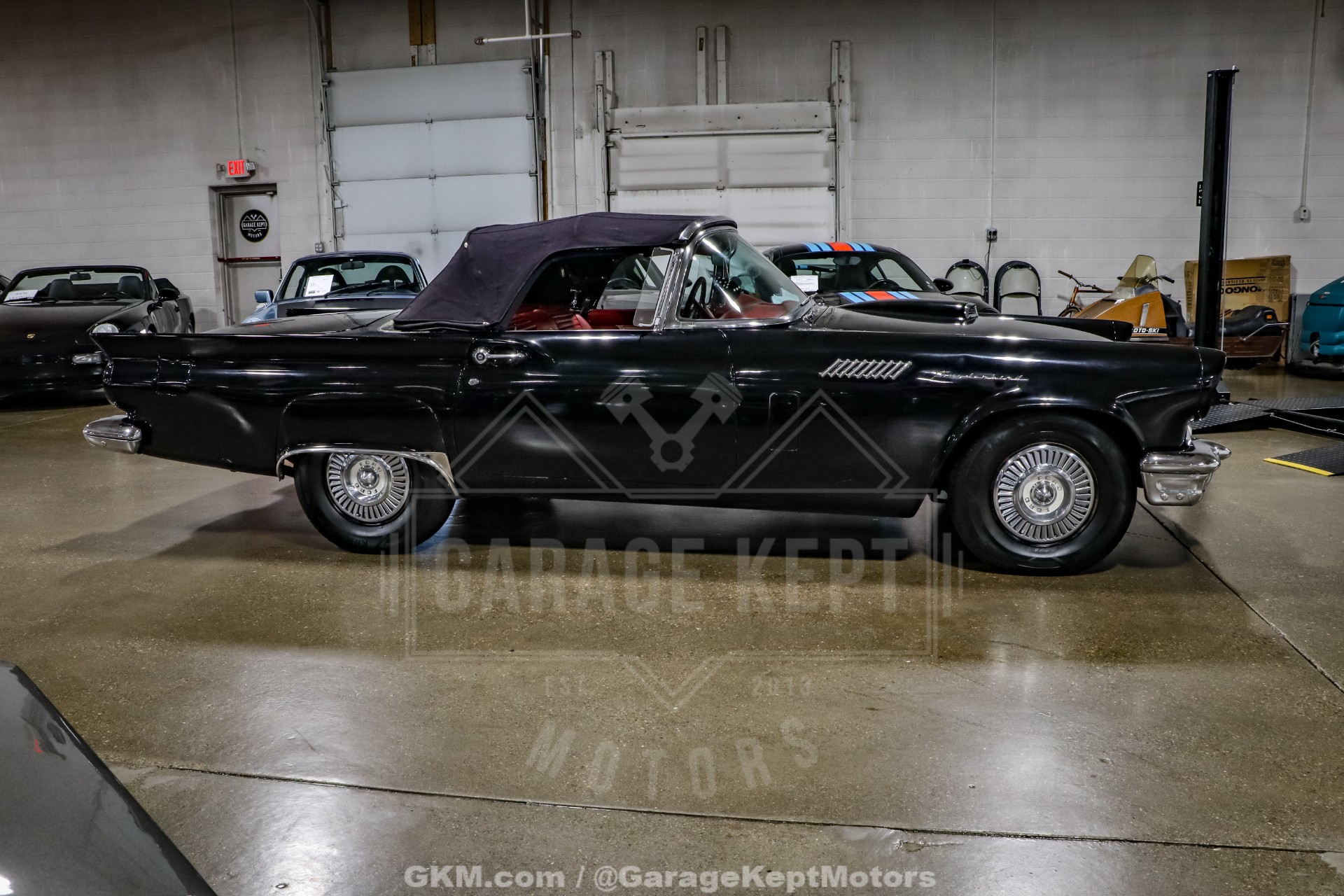 1957 Ford Thunderbird 128