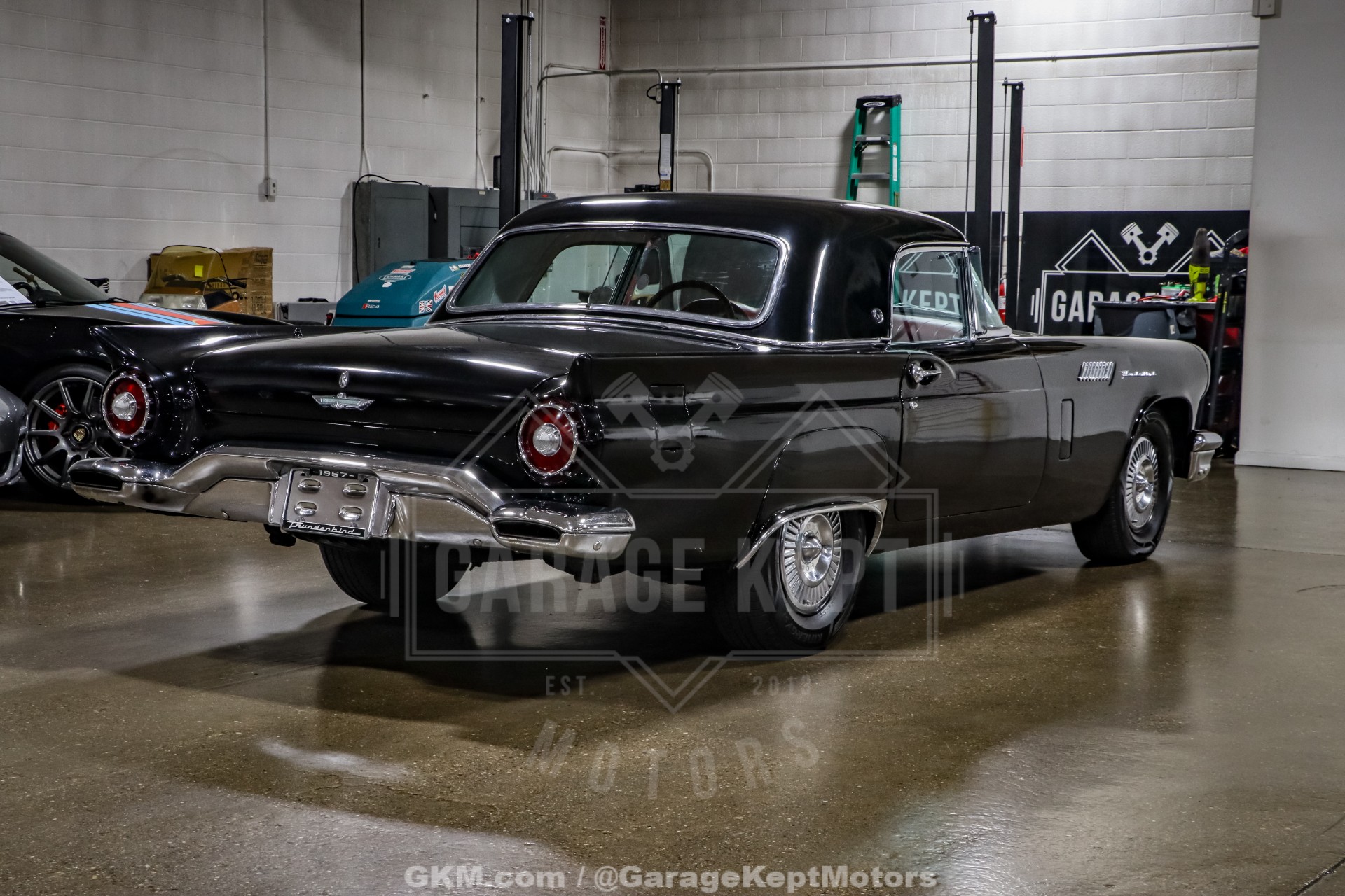 1957 Ford Thunderbird 18