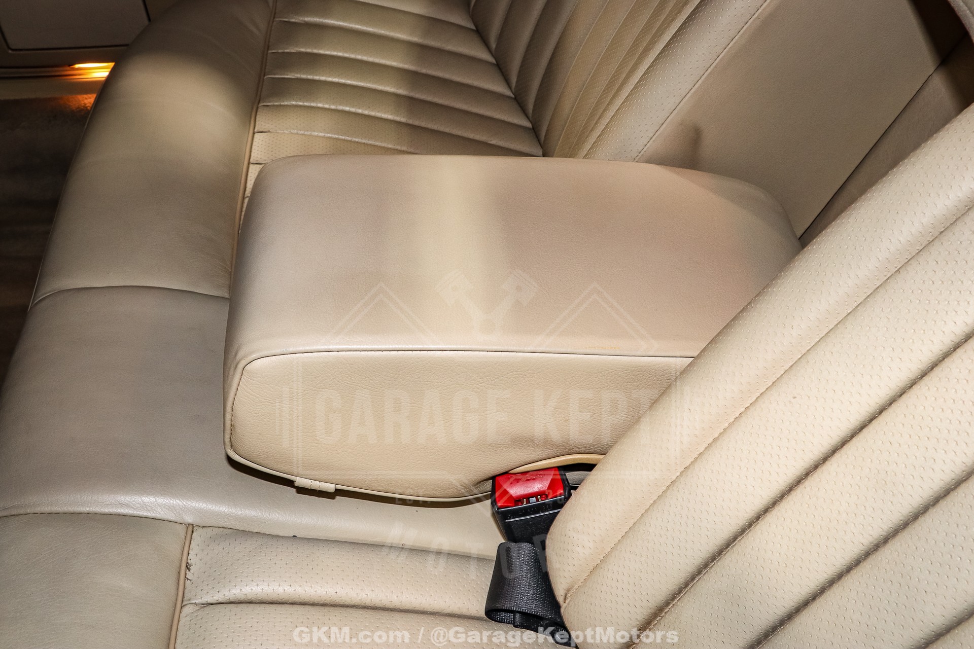 1988 Mercedes-Benz 420-Class 104