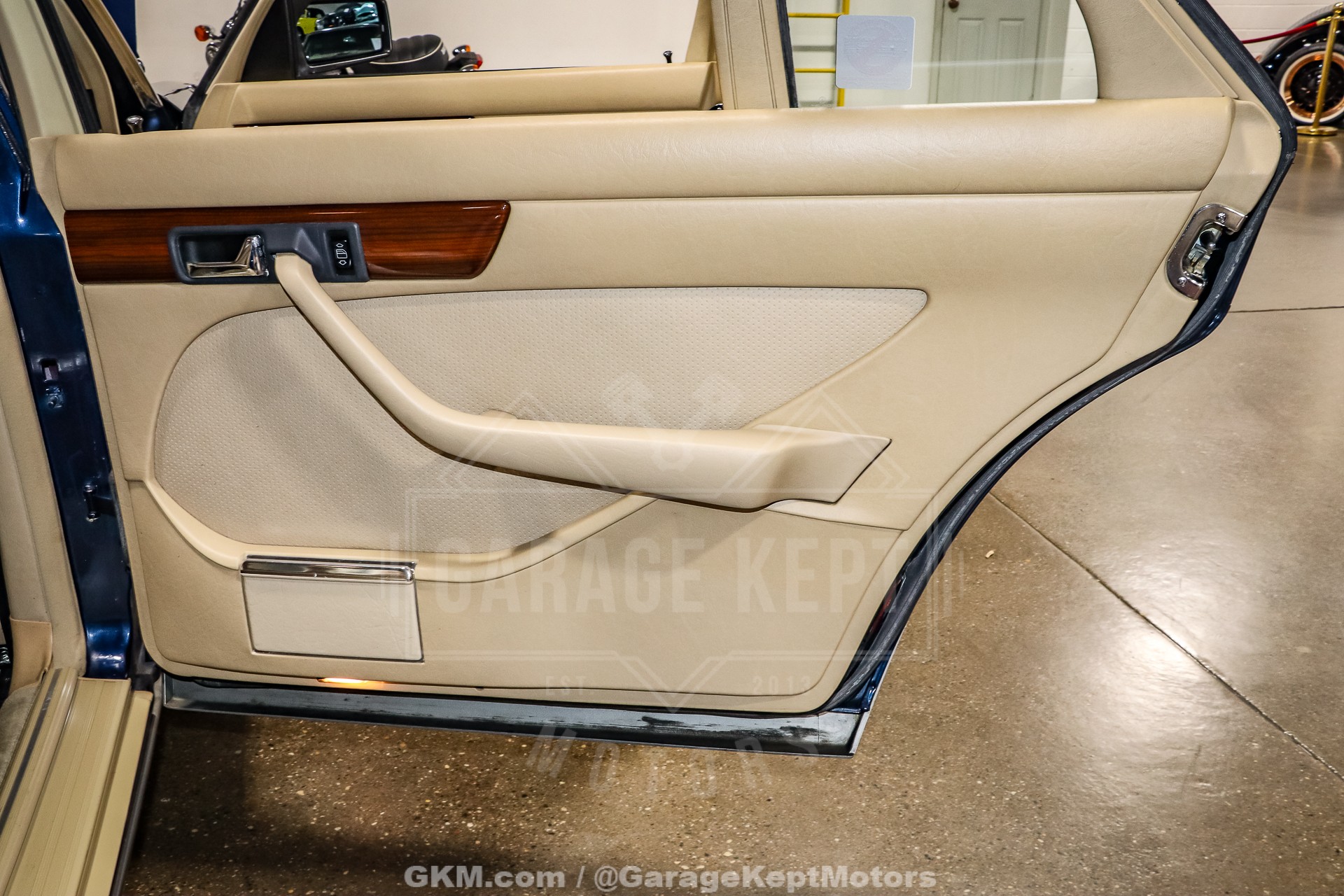 1988 Mercedes-Benz 420-Class 73