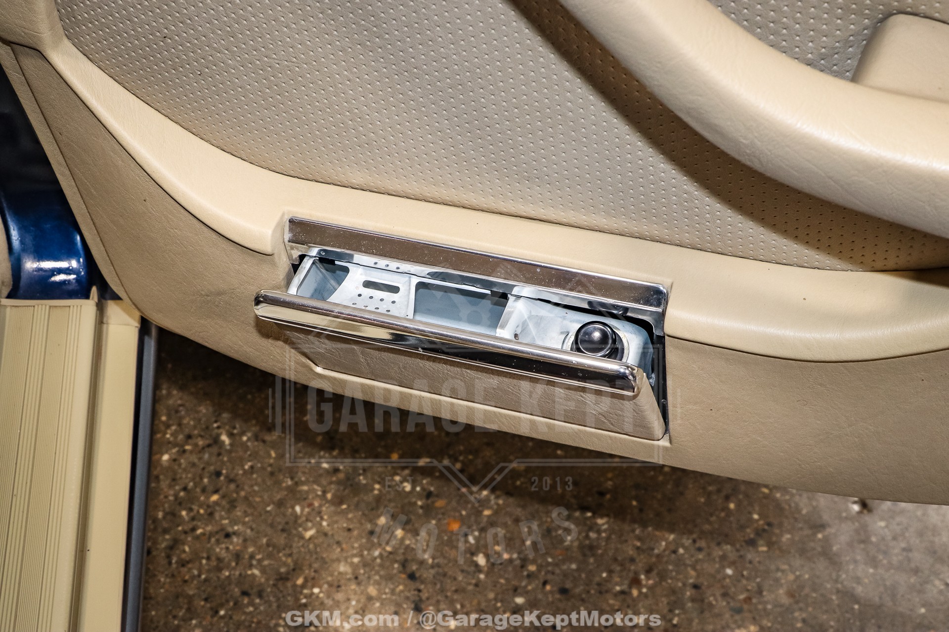 1988 Mercedes-Benz 420-Class 74