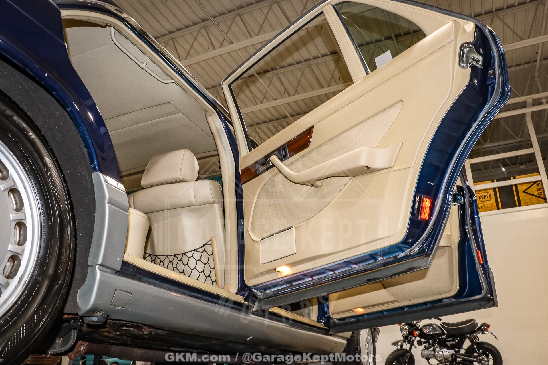 1988 Mercedes-Benz 420-Class 76