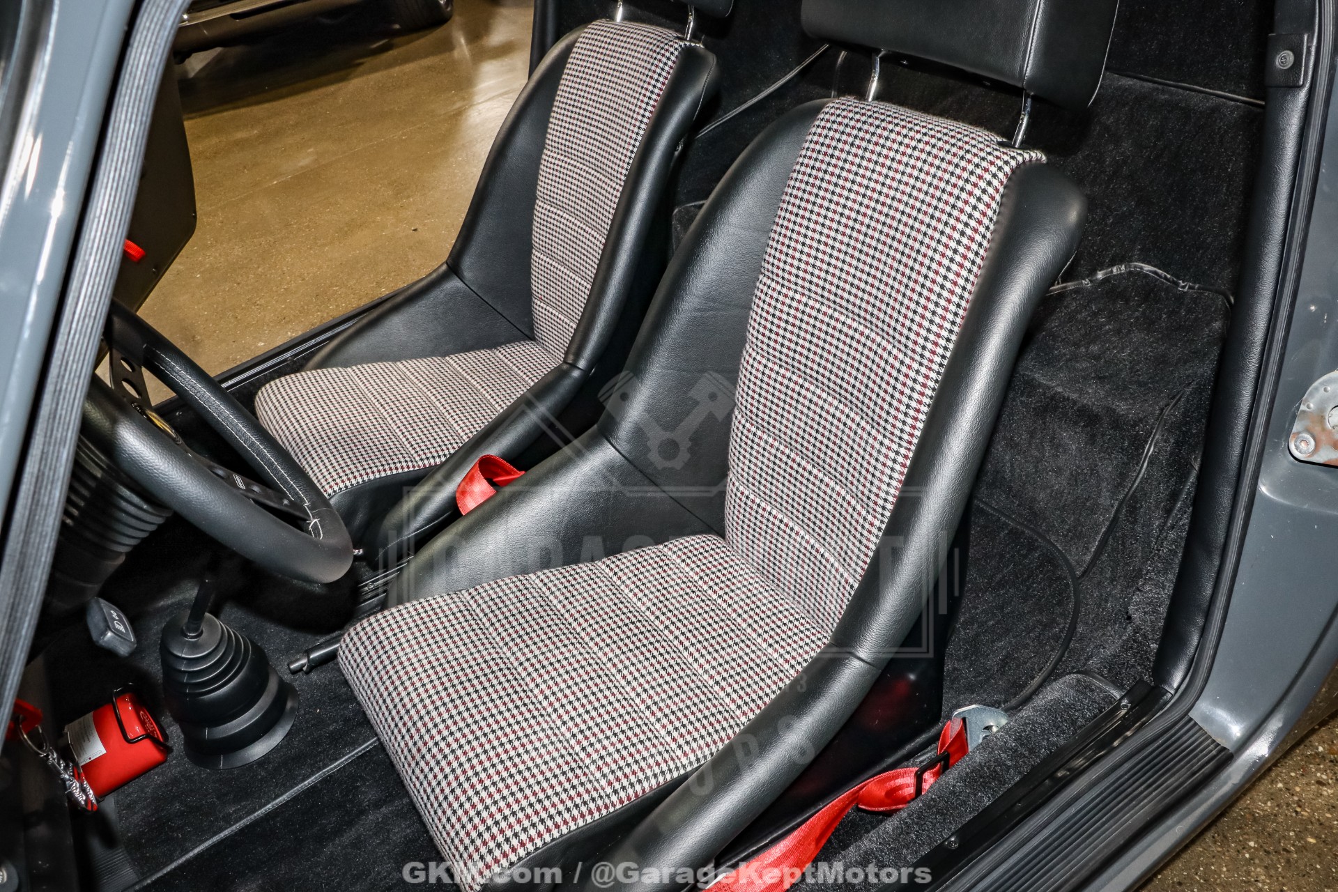 1977 Porsche 911 153