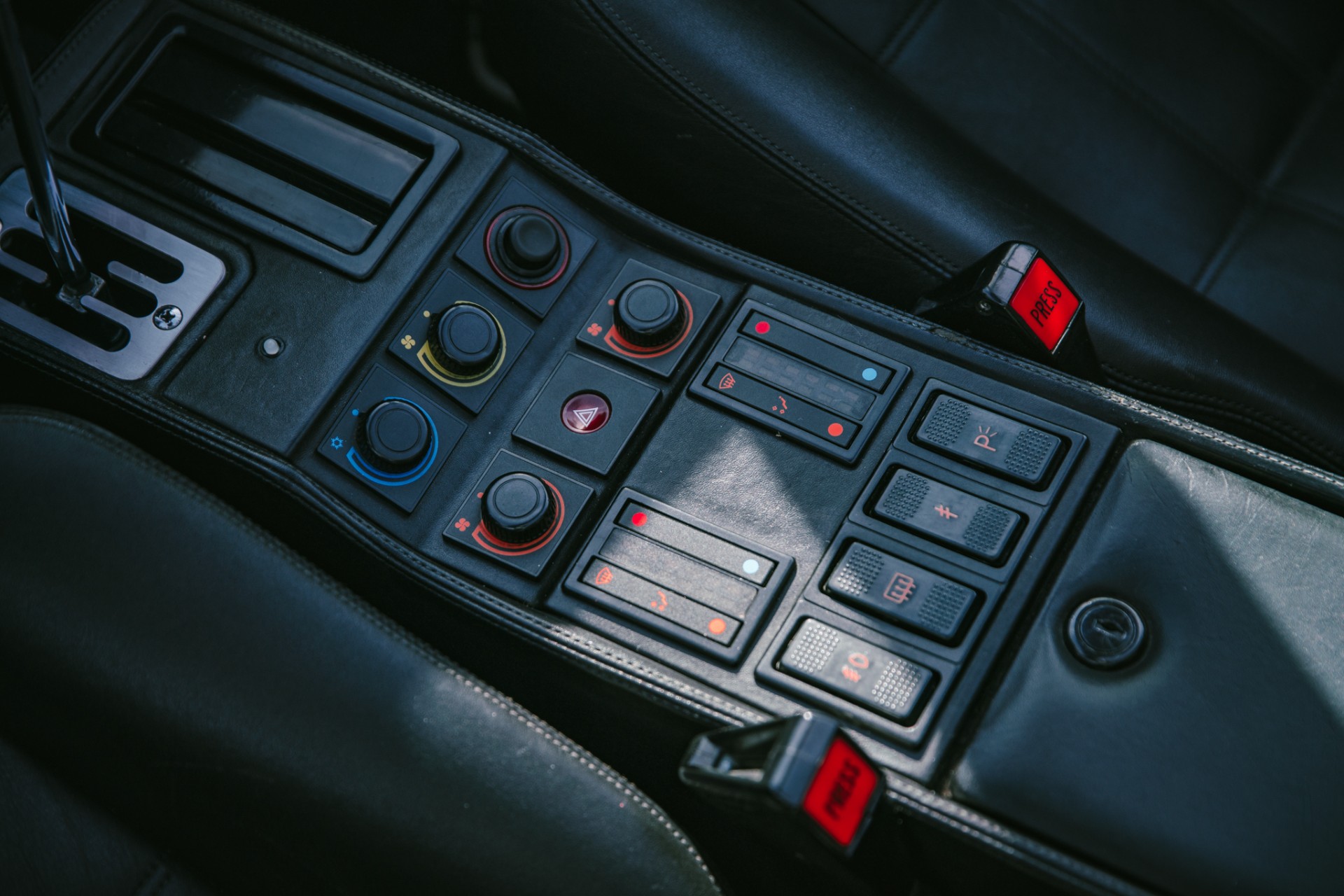 1986 Ferrari 328 GTS 10