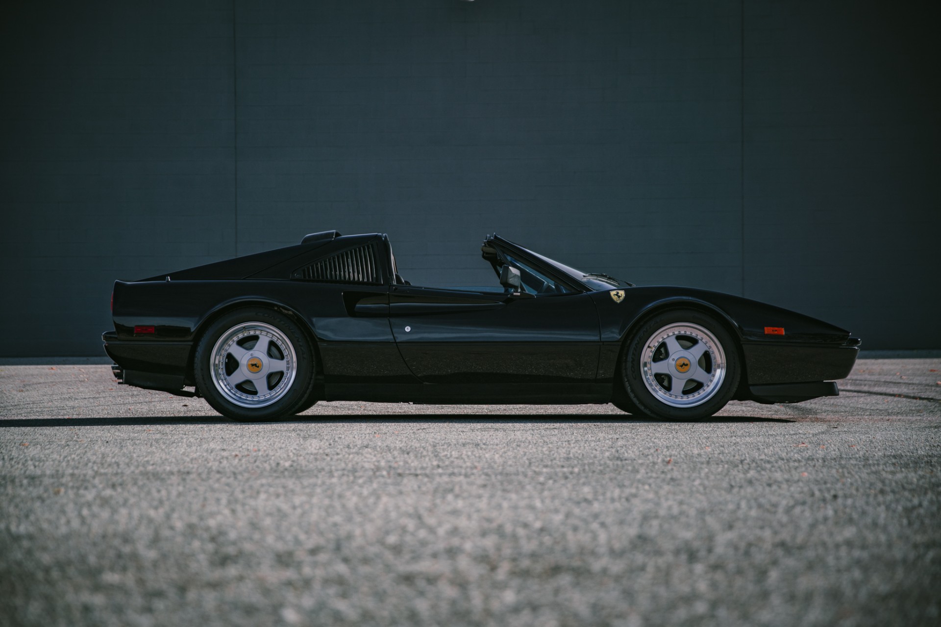 1986 Ferrari 328 GTS 17