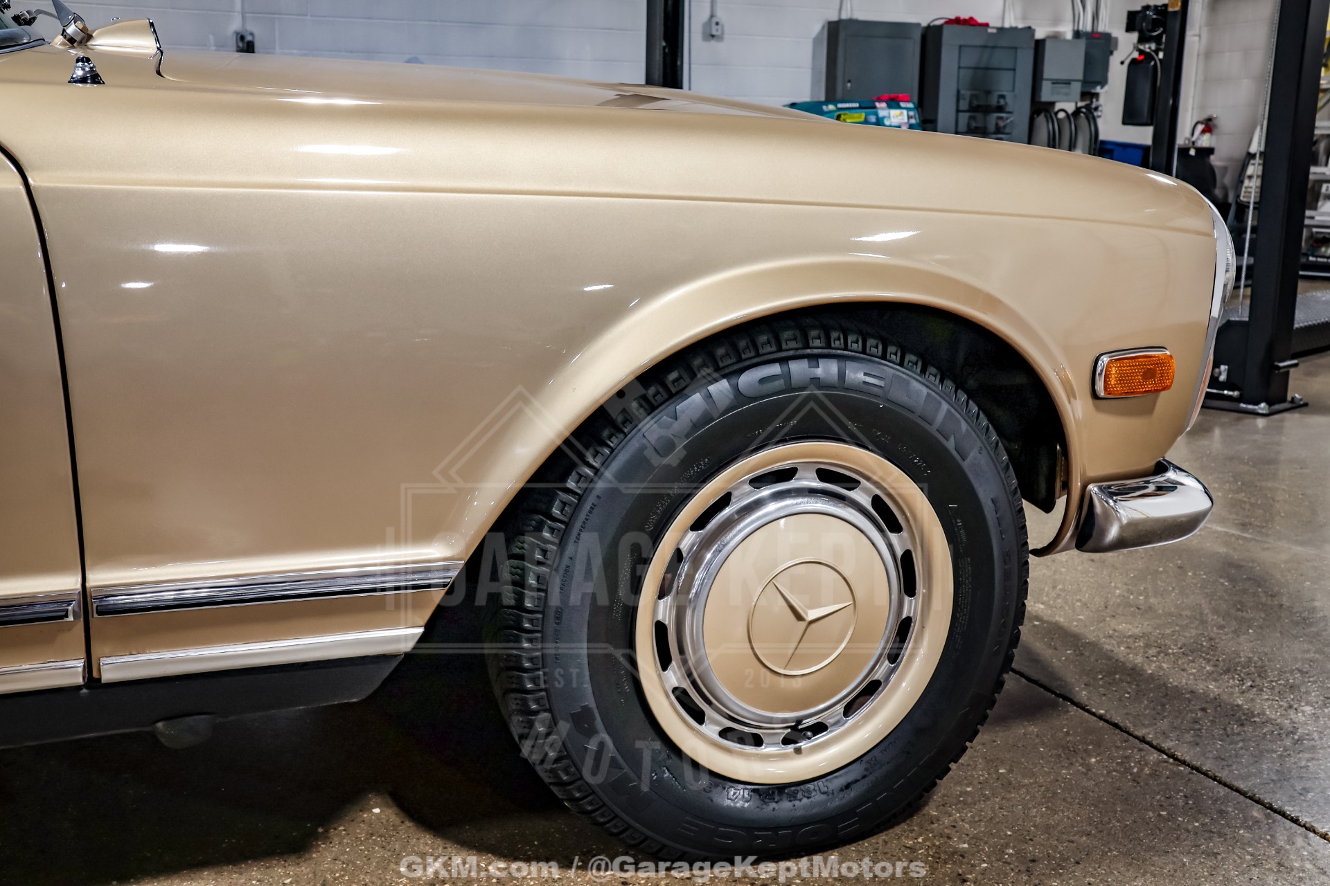 1970 Mercedes-Benz 280SL 275