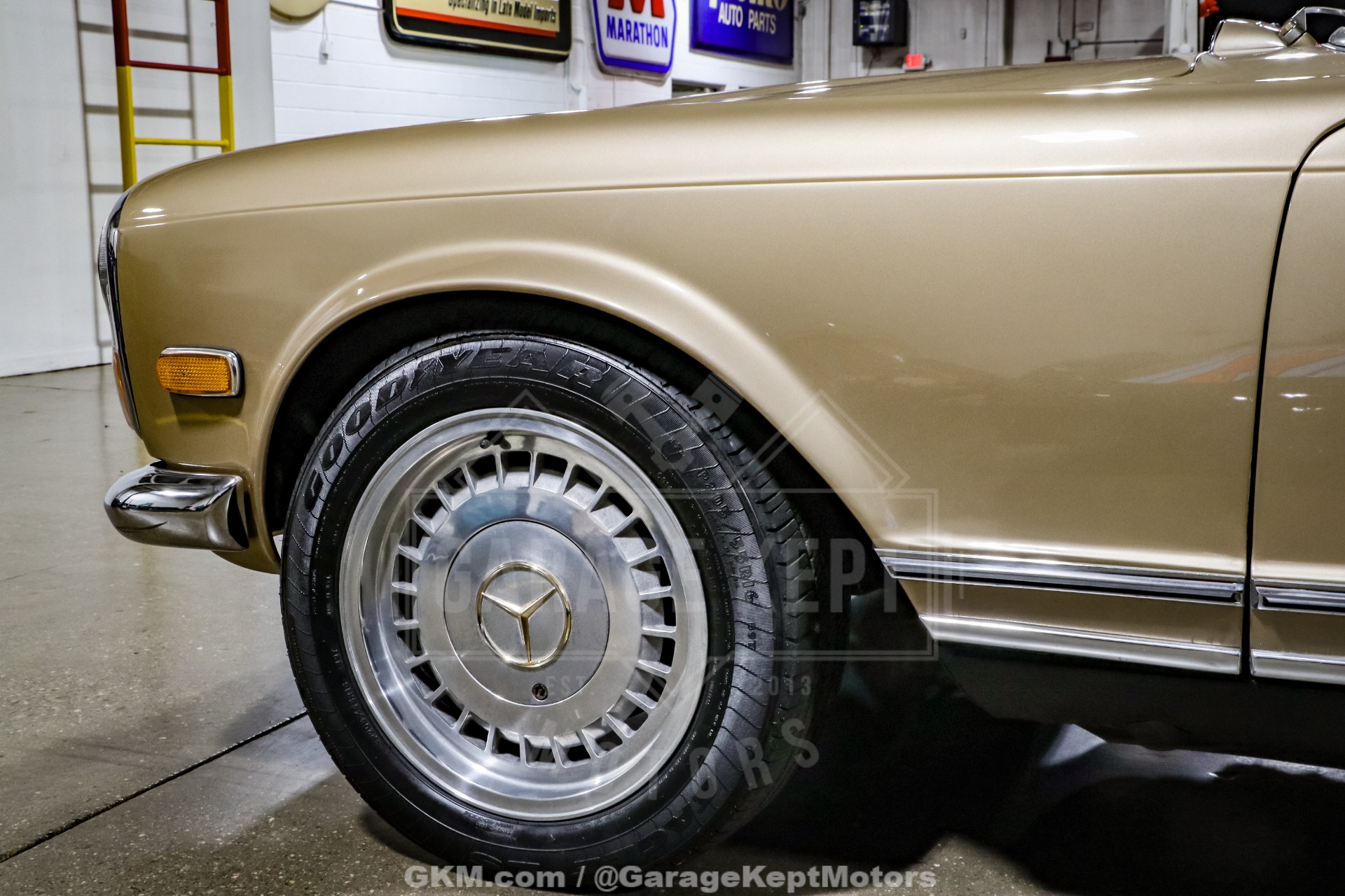 1970 Mercedes-Benz 280SL 53