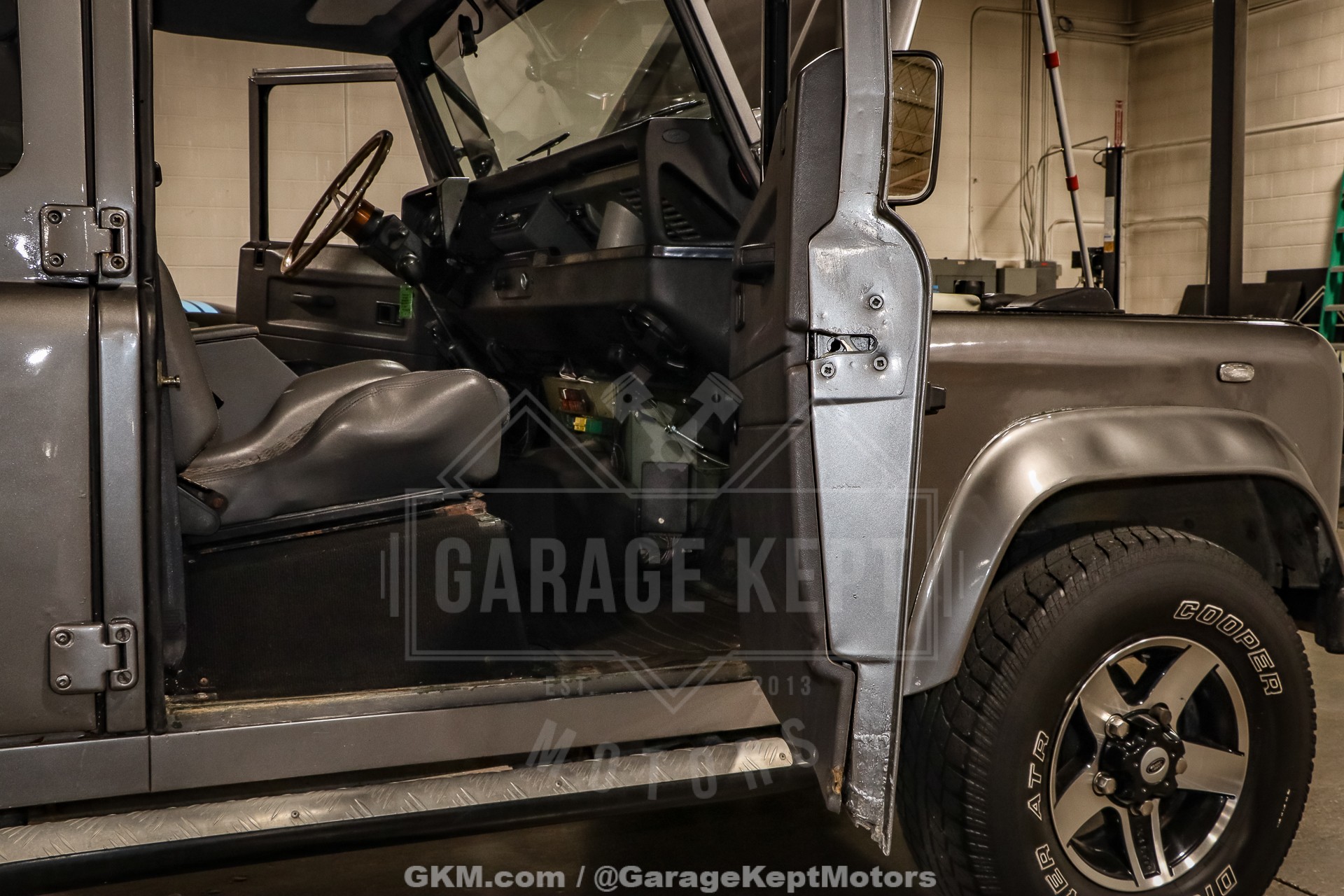 1994 Land Rover Defender 110 64