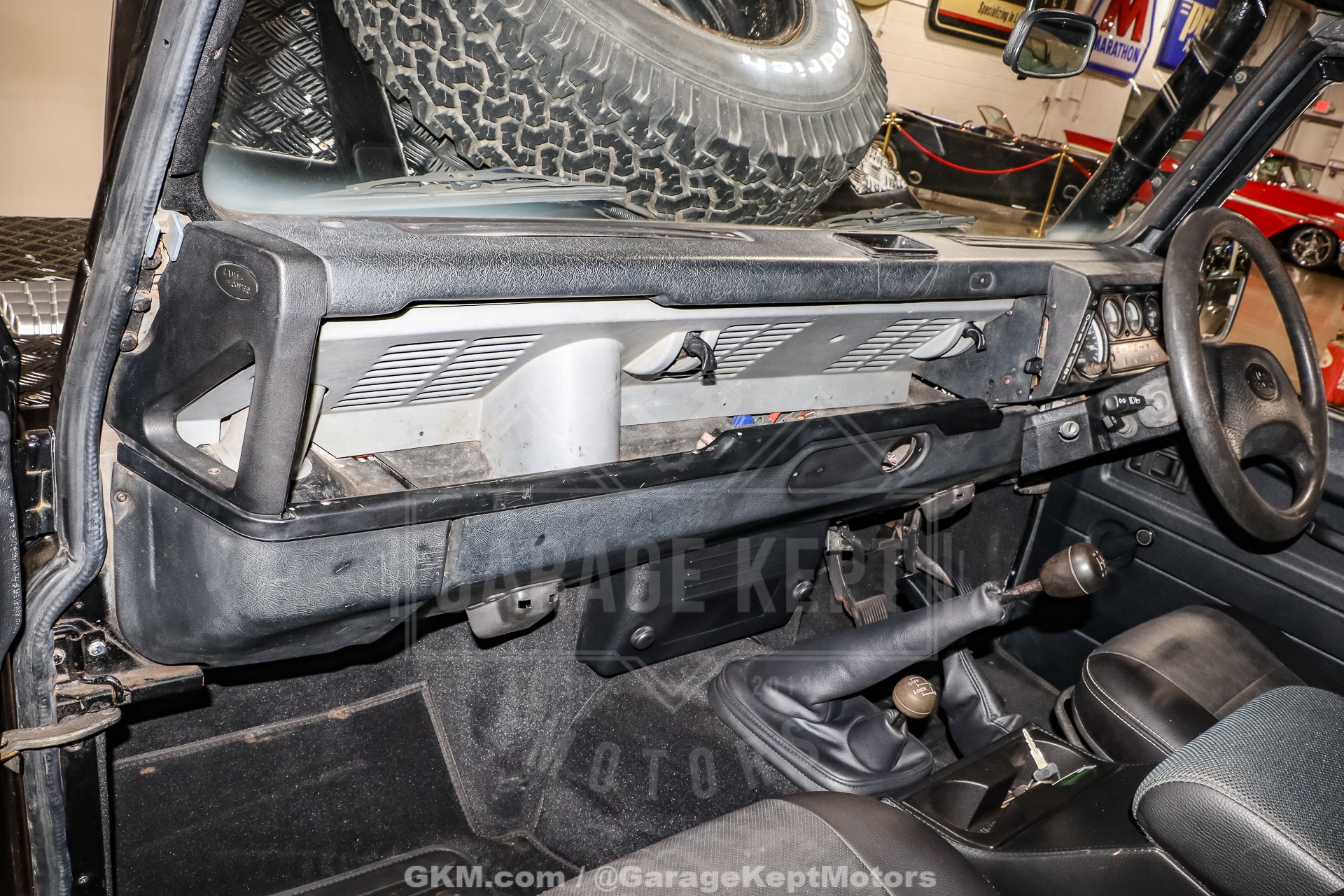 1998 Land Rover Defender 130 113