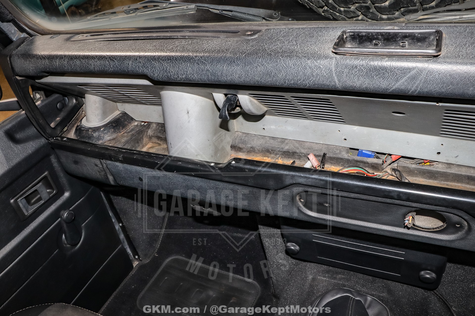 1998 Land Rover Defender 130 127