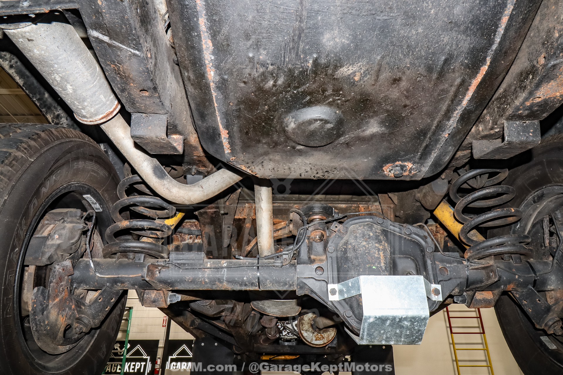 1998 Land Rover Defender 130 176