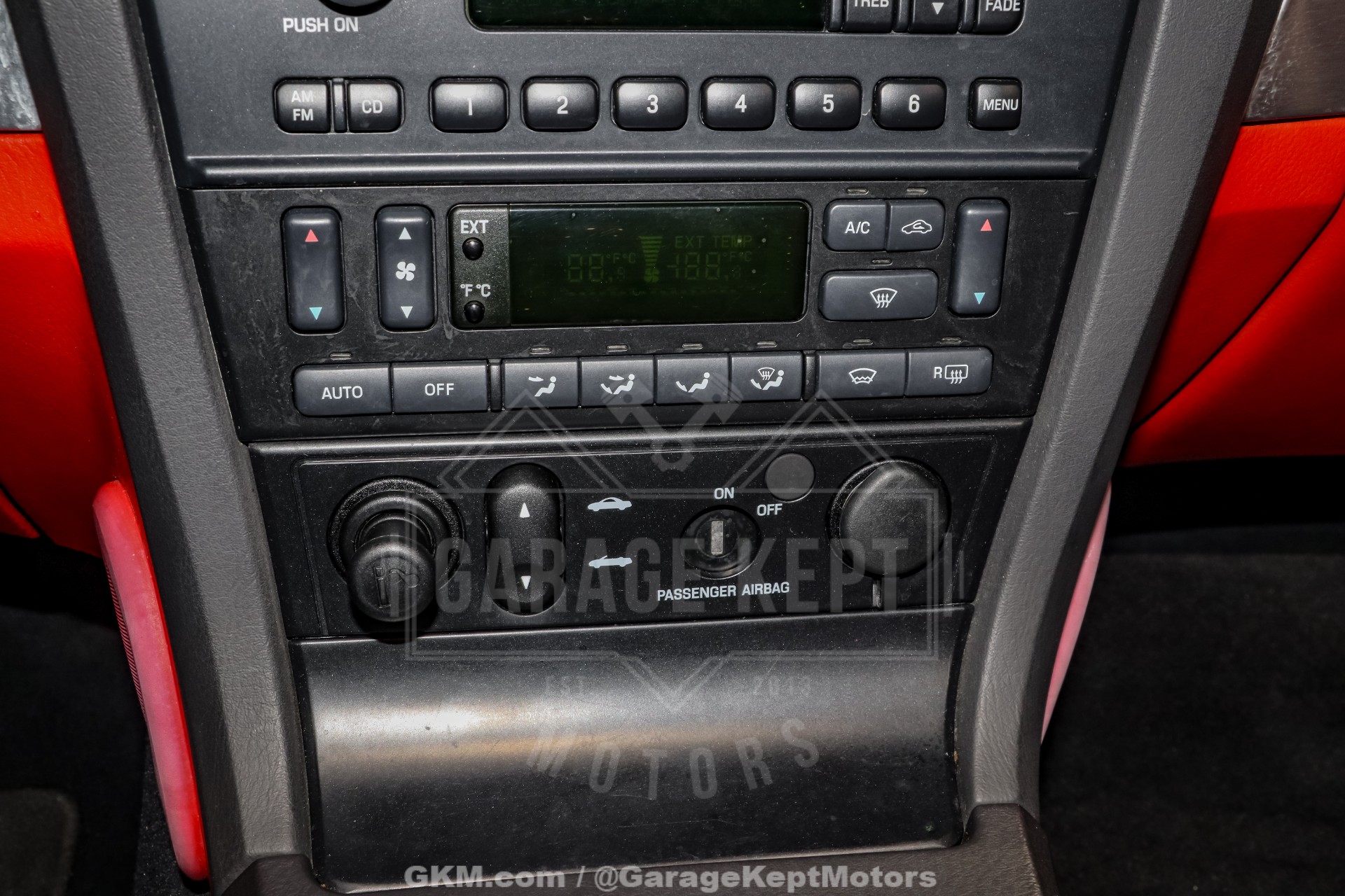 2002 Ford Thunderbird 134