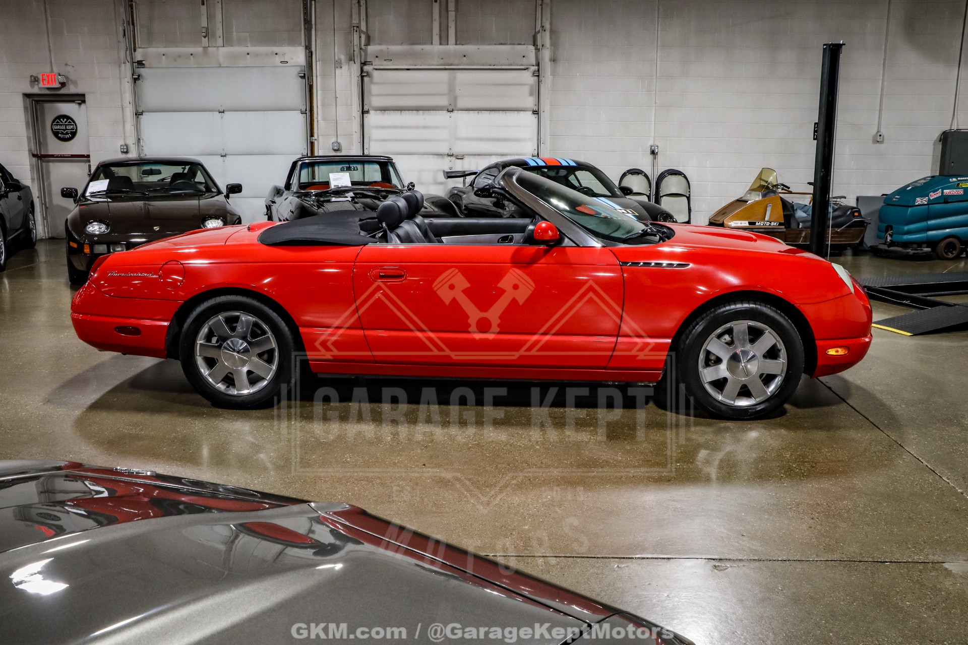 2002 Ford Thunderbird 39
