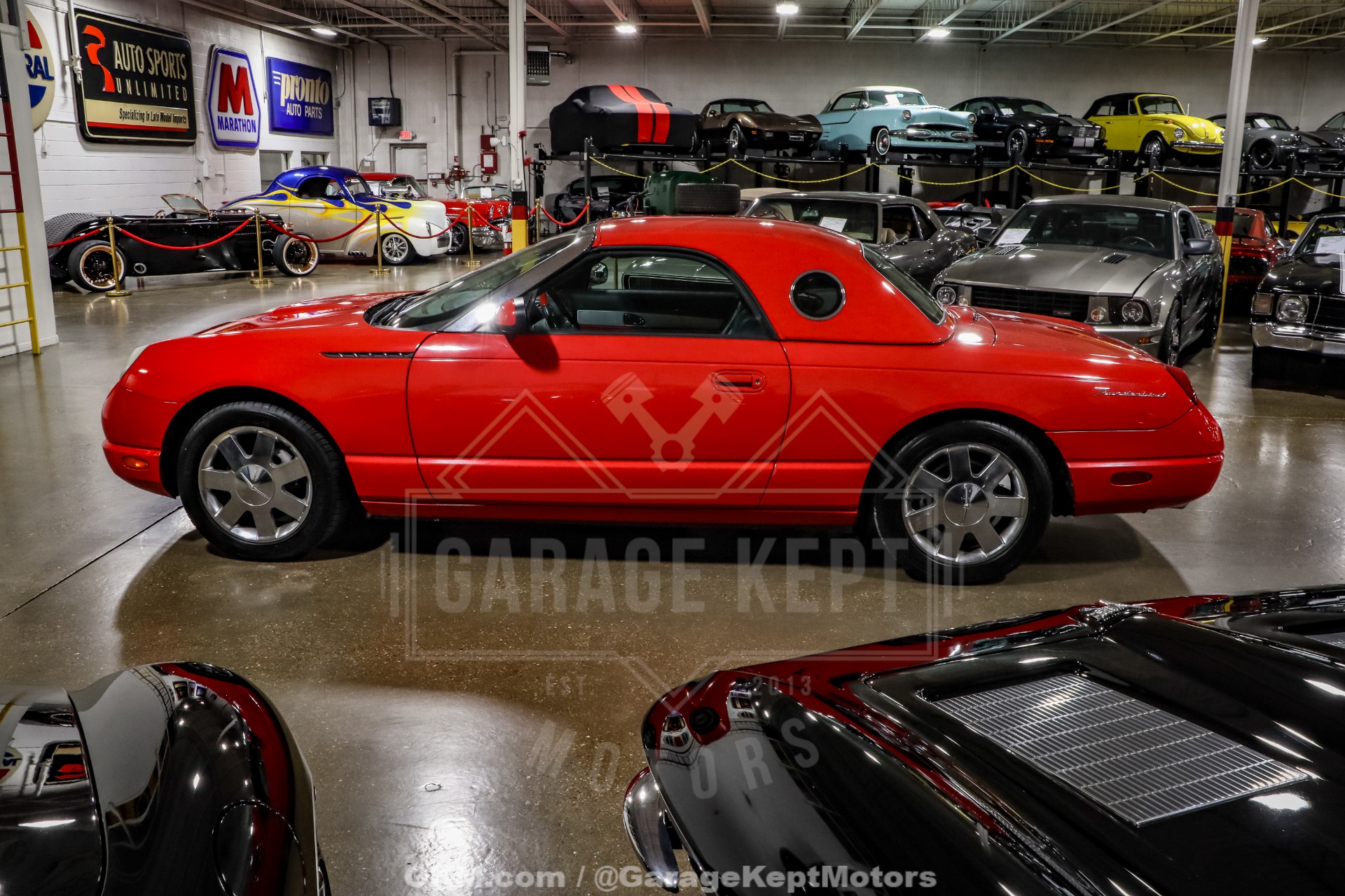 2002 Ford Thunderbird 4
