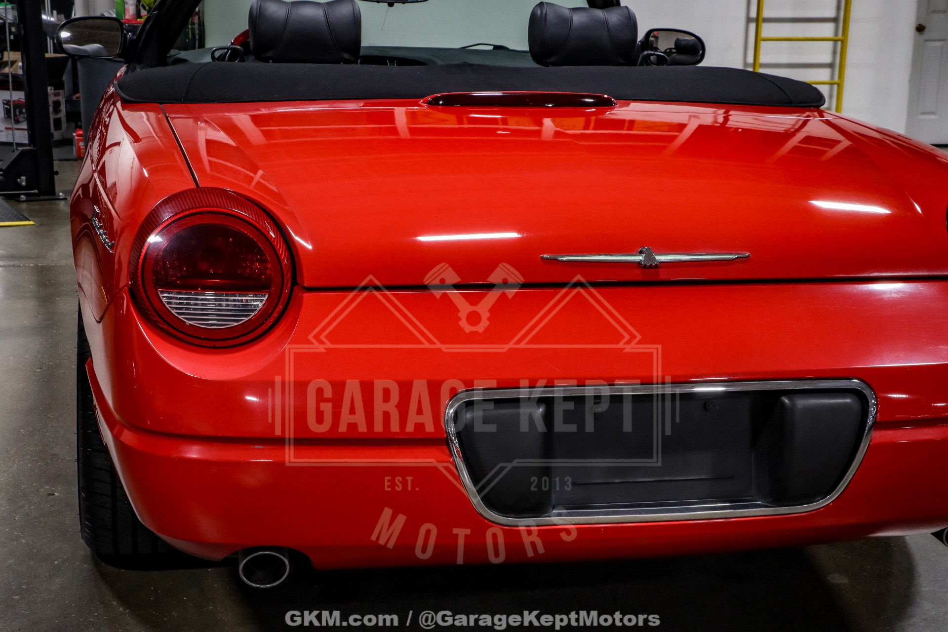 2002 Ford Thunderbird 64