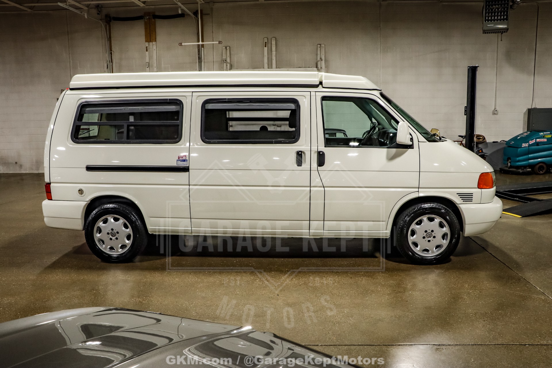 2003 Volkswagen EuroVan 10