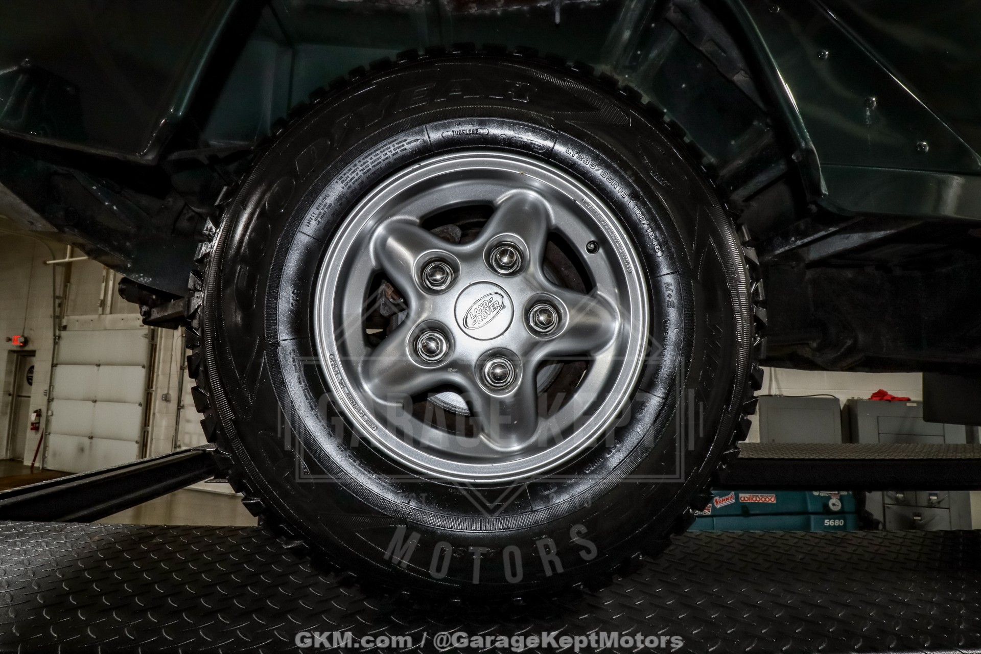 1998 Land Rover Defender 176