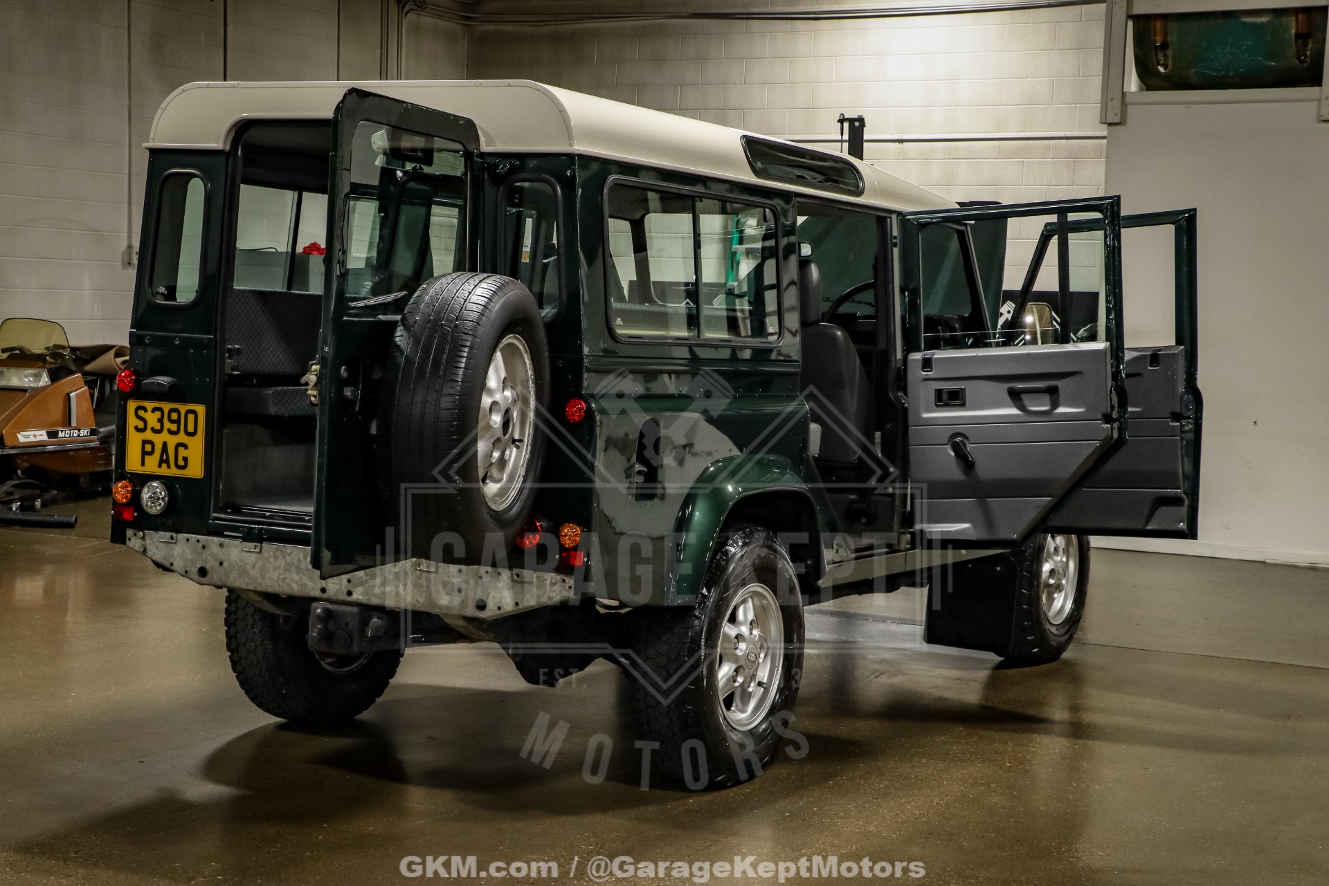 1998 Land Rover Defender 61