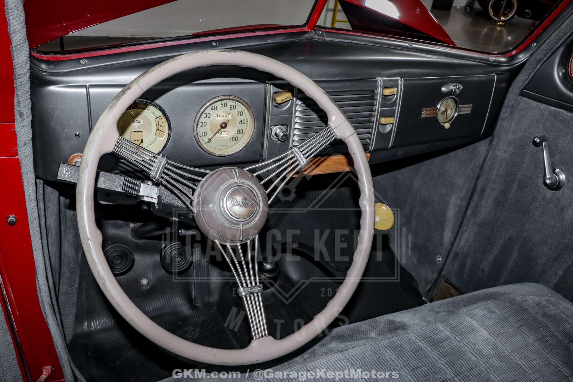 1939 Ford Deluxe 112