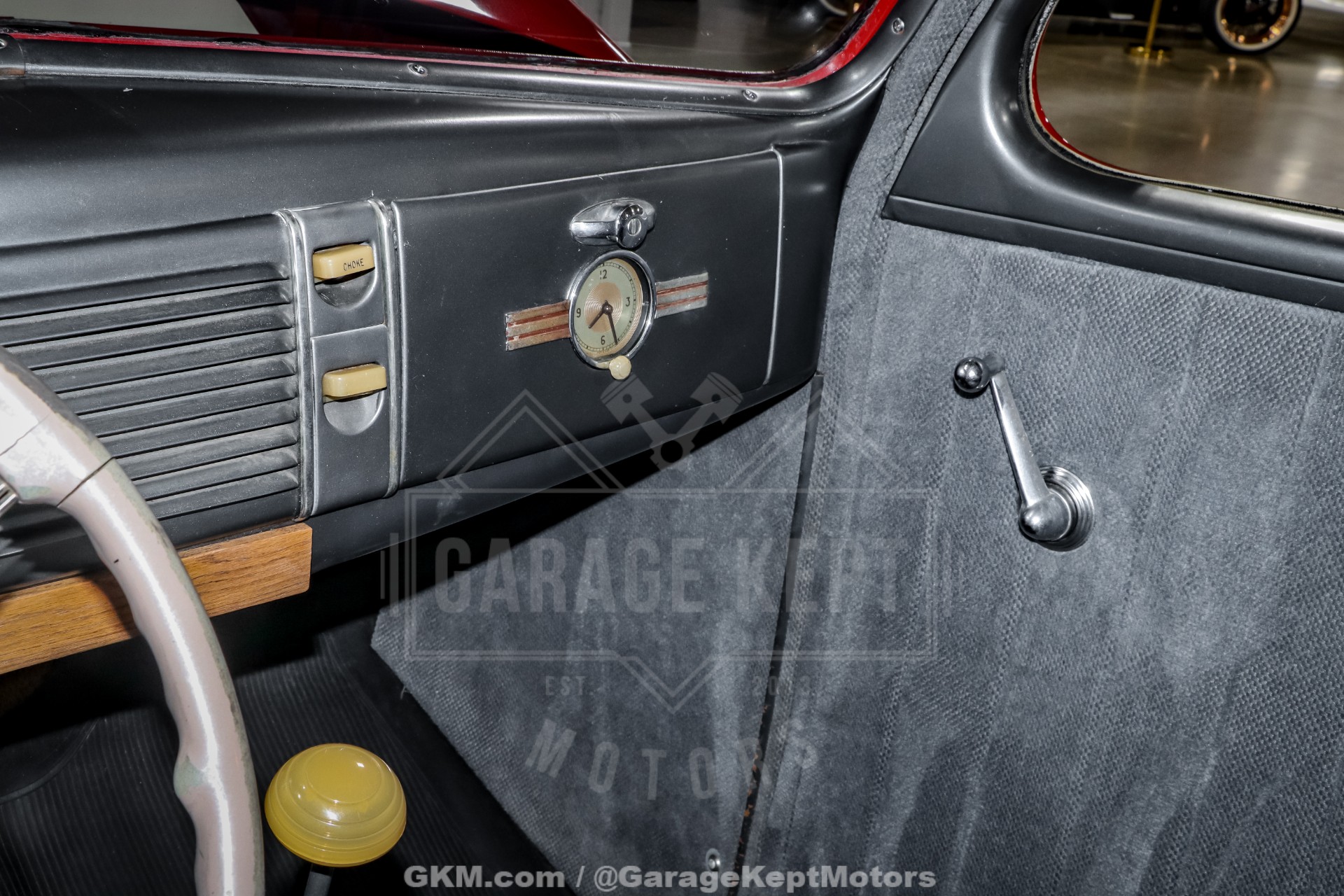 1939 Ford Deluxe 113