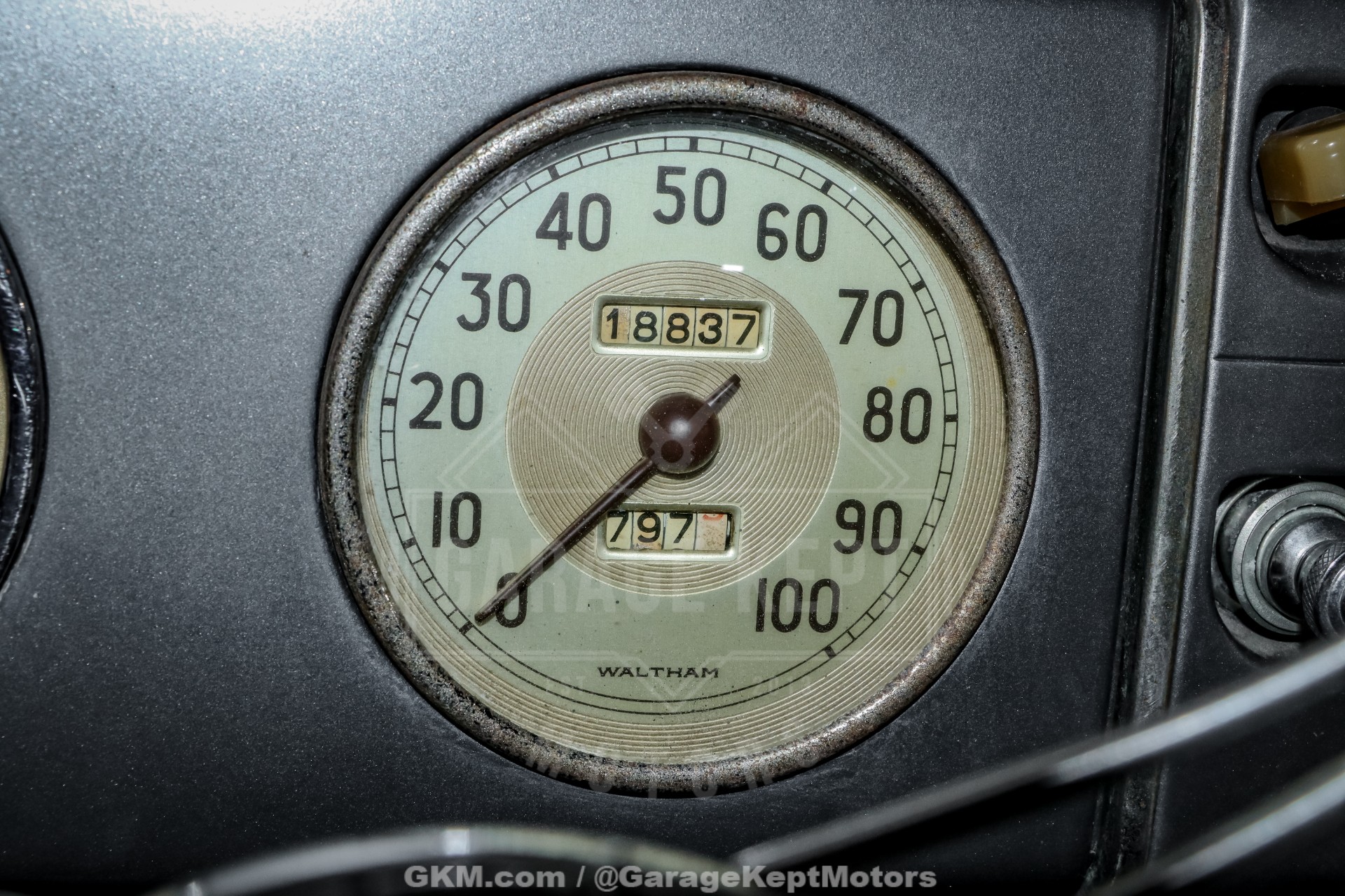 1939 Ford Deluxe 119