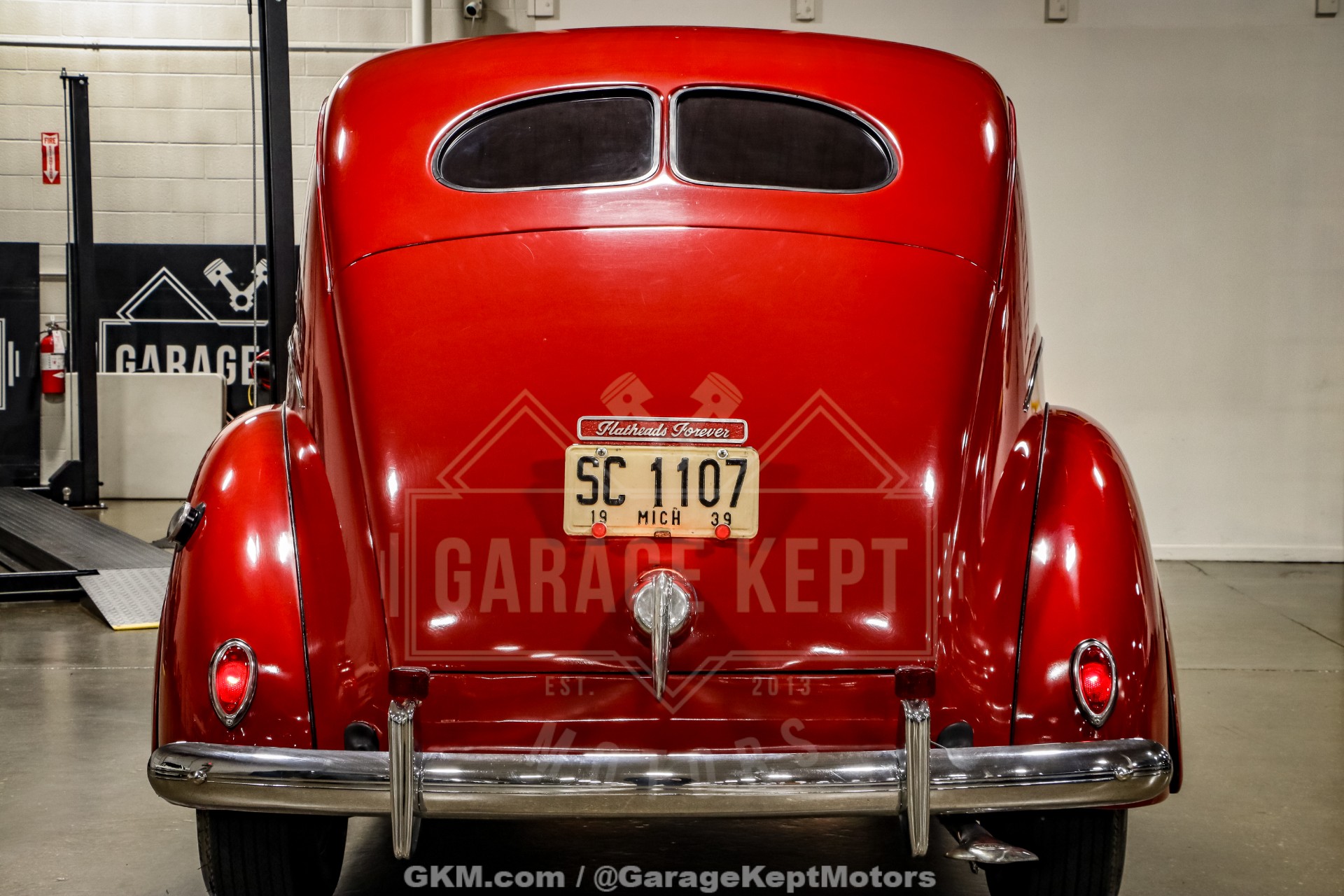 1939 Ford Deluxe 45