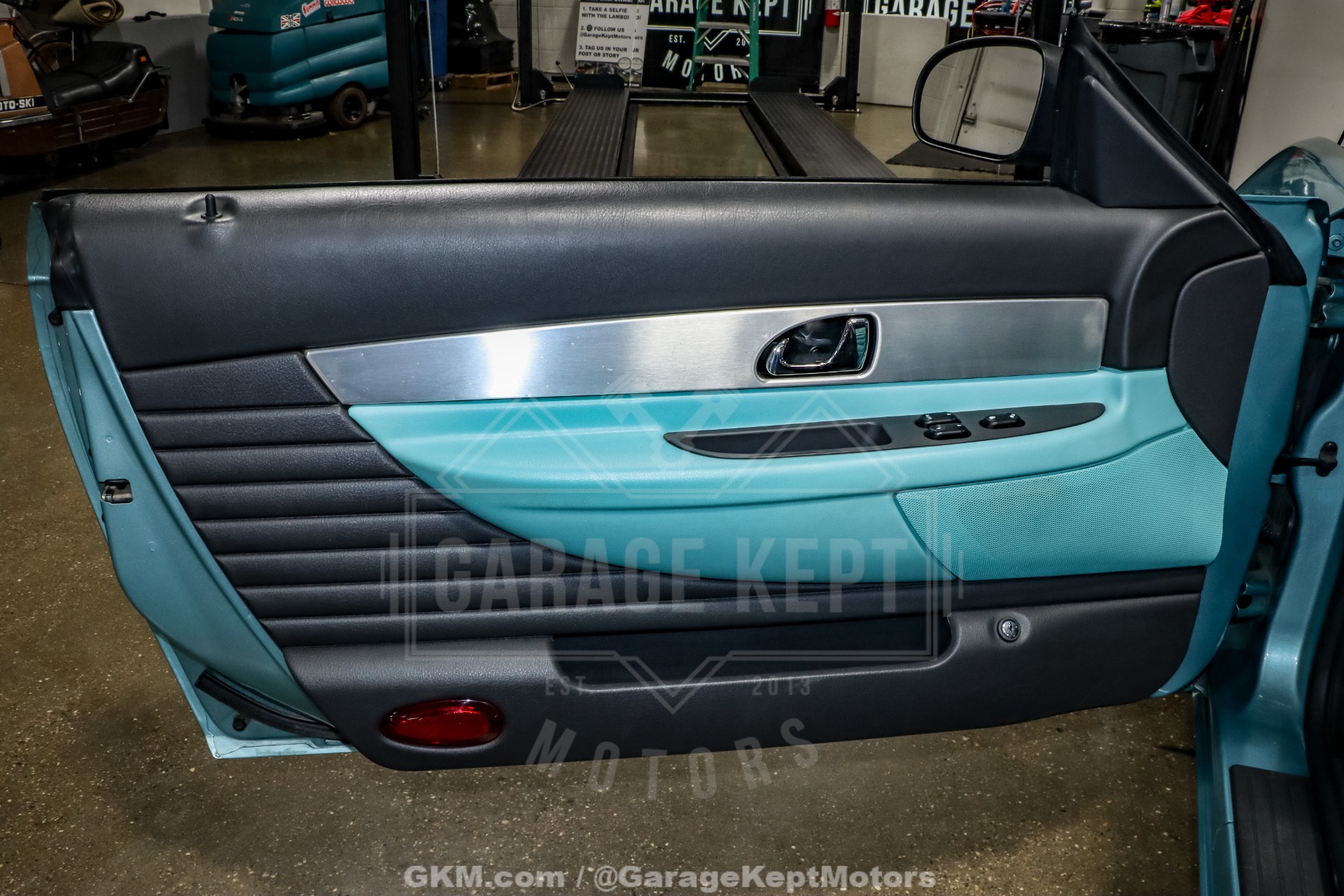2002 Ford Thunderbird 115