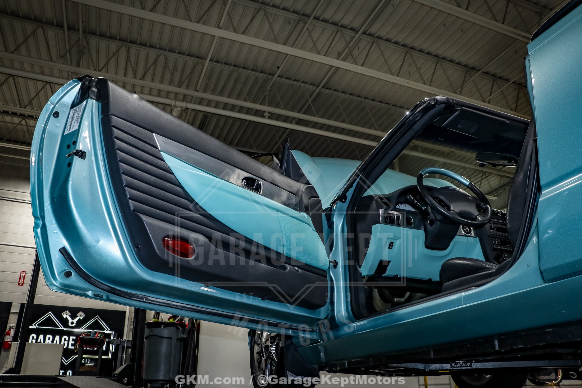 2002 Ford Thunderbird 118