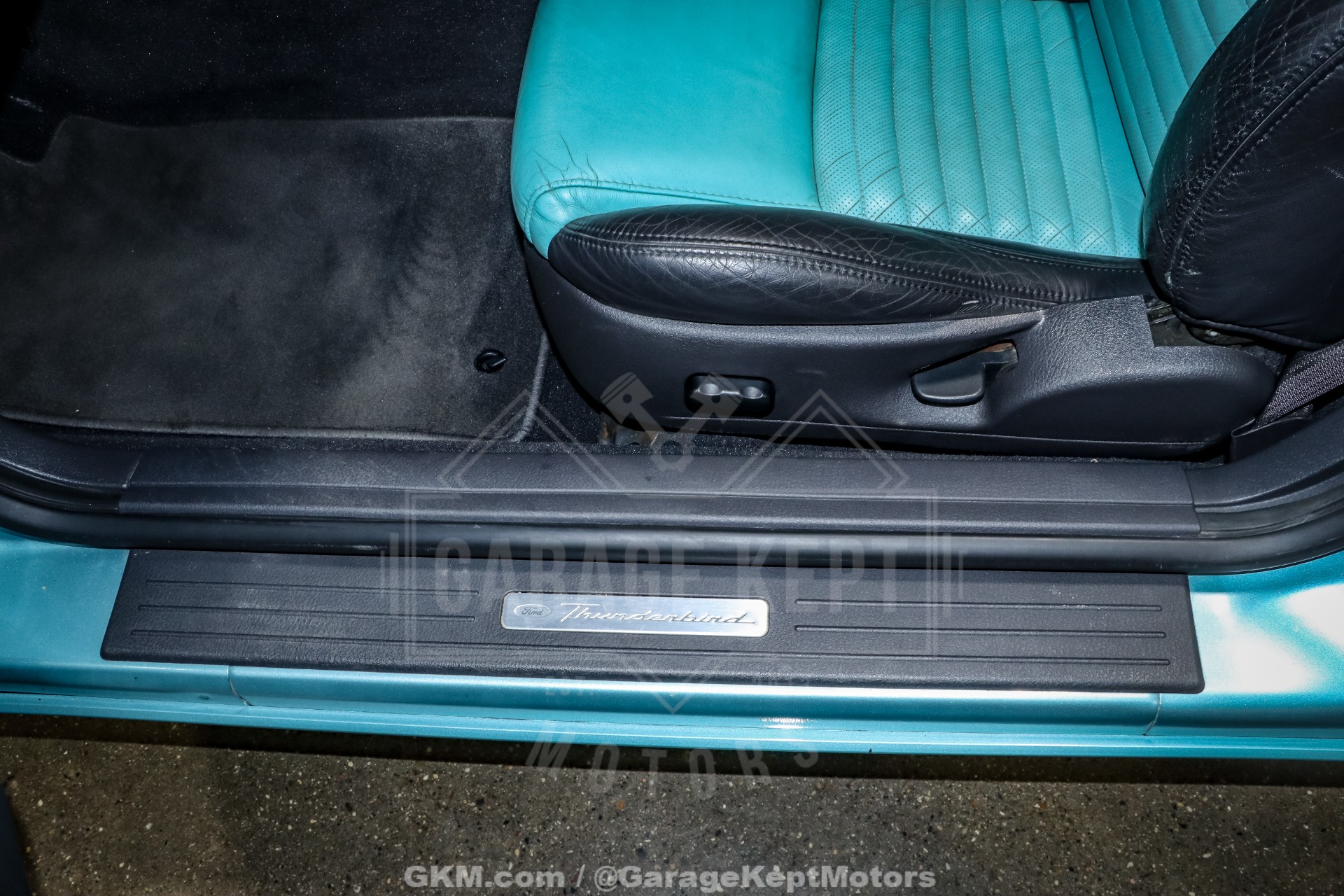 2002 Ford Thunderbird 119