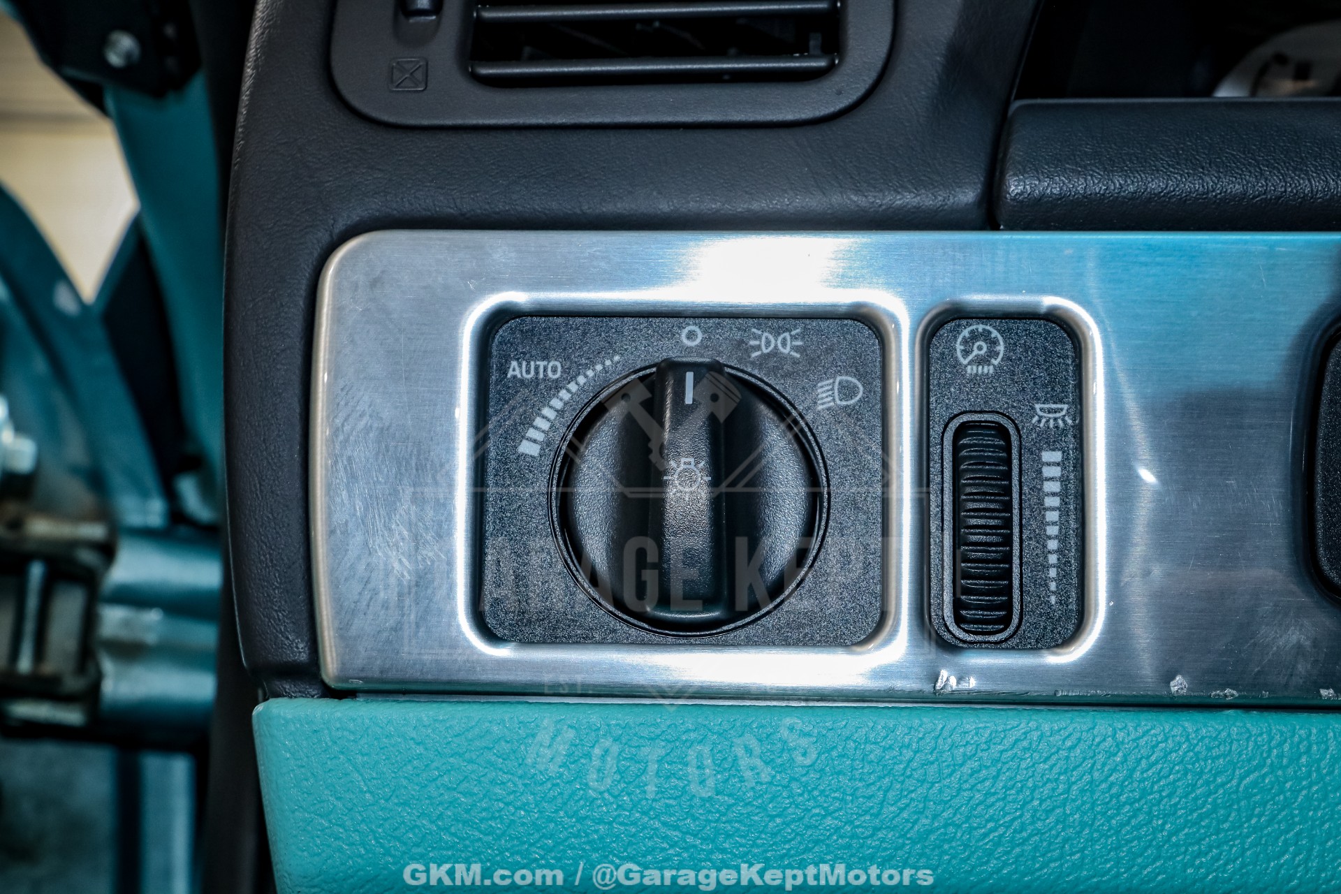 2002 Ford Thunderbird 135