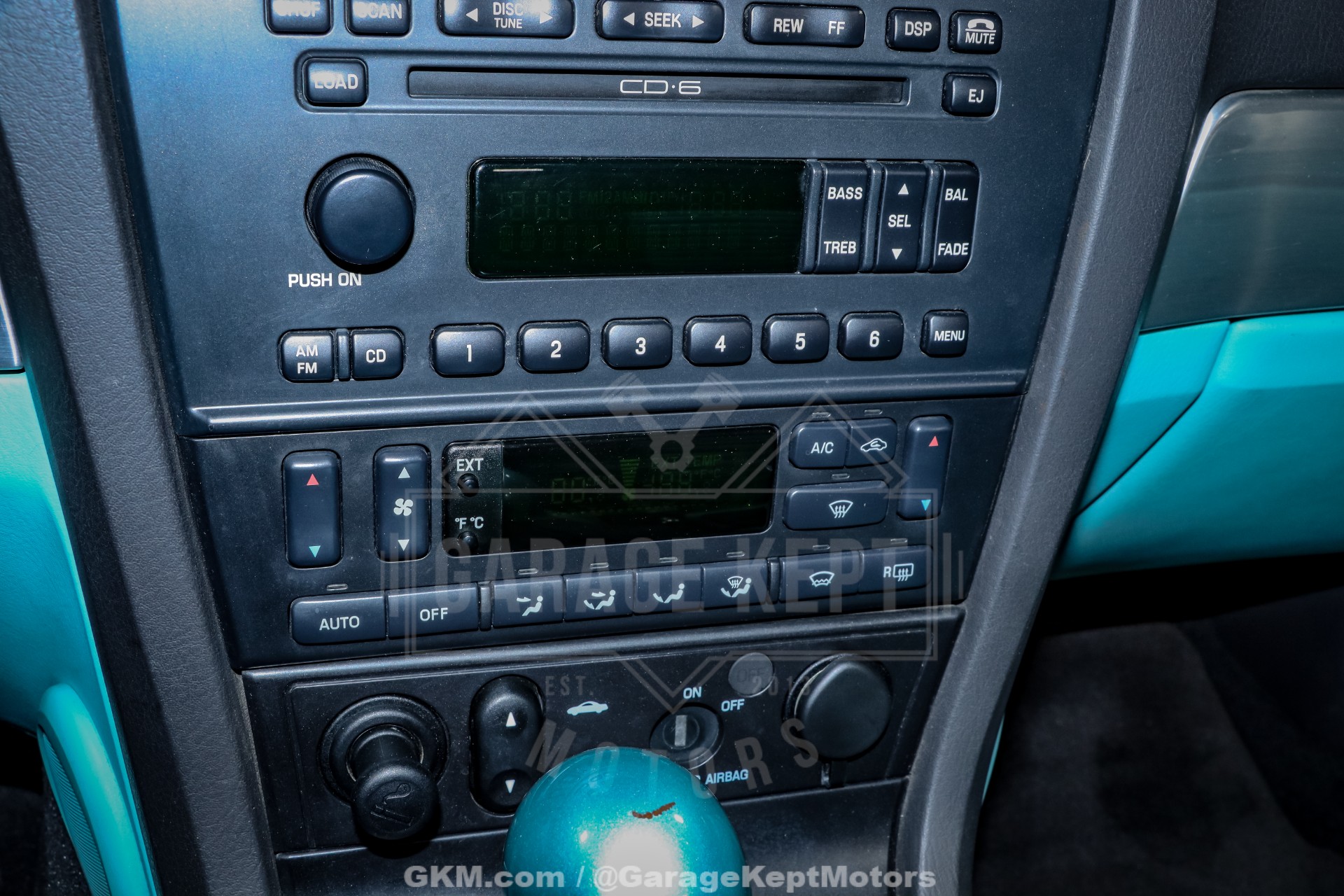 2002 Ford Thunderbird 138
