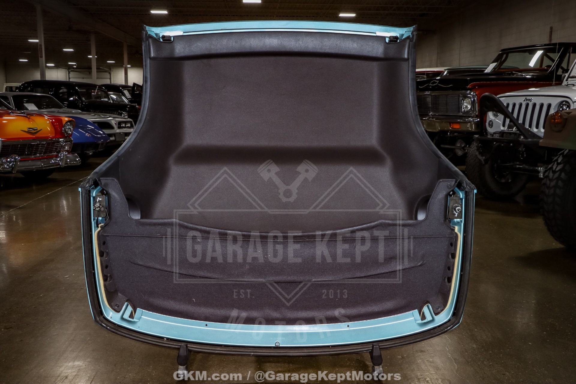 2002 Ford Thunderbird 206