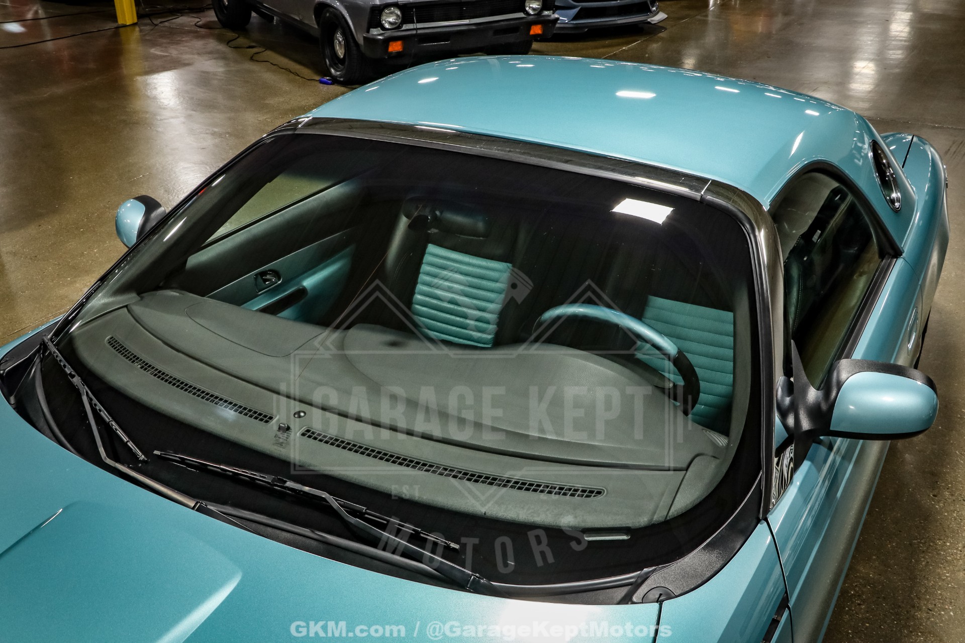 2002 Ford Thunderbird 28