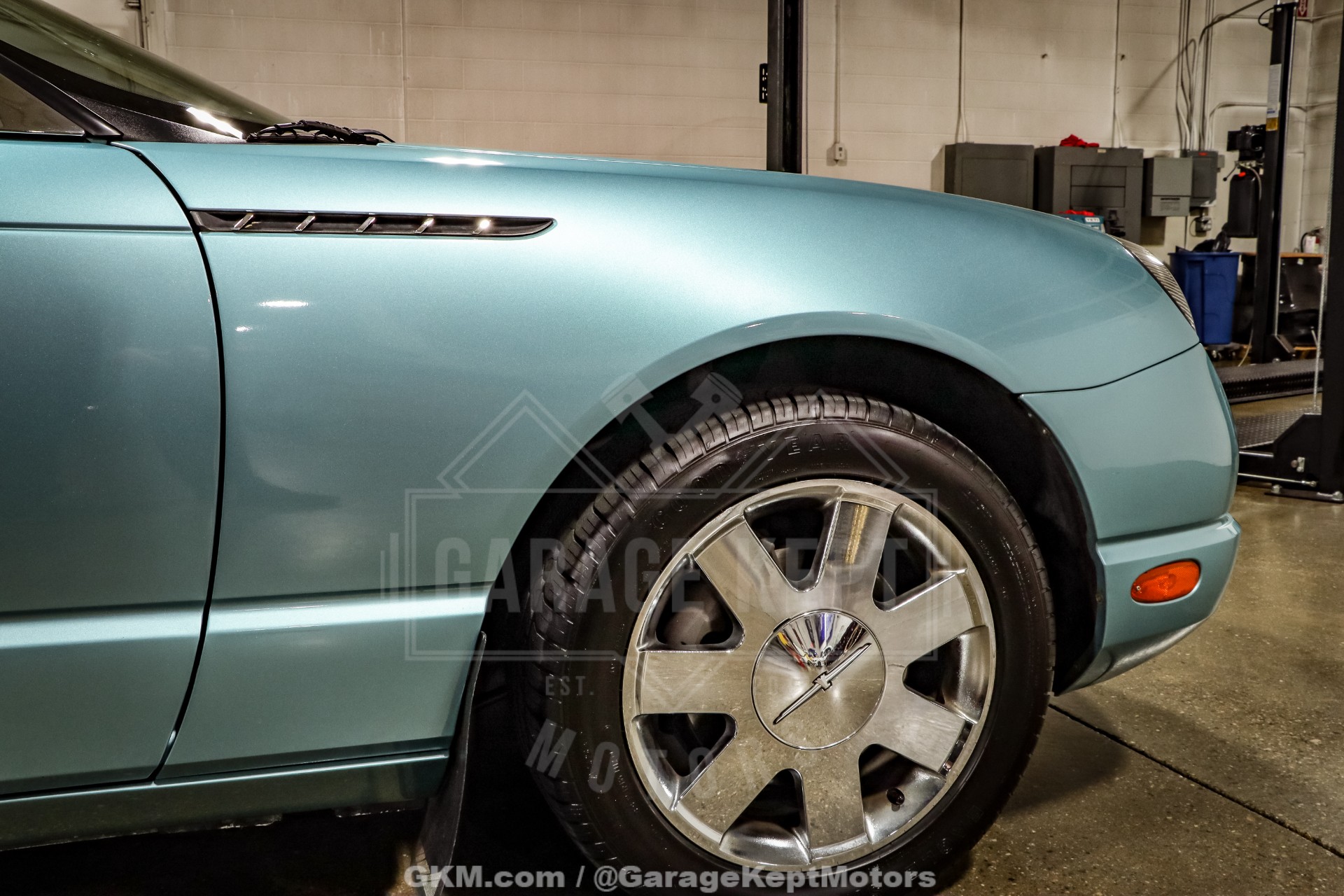 2002 Ford Thunderbird 60