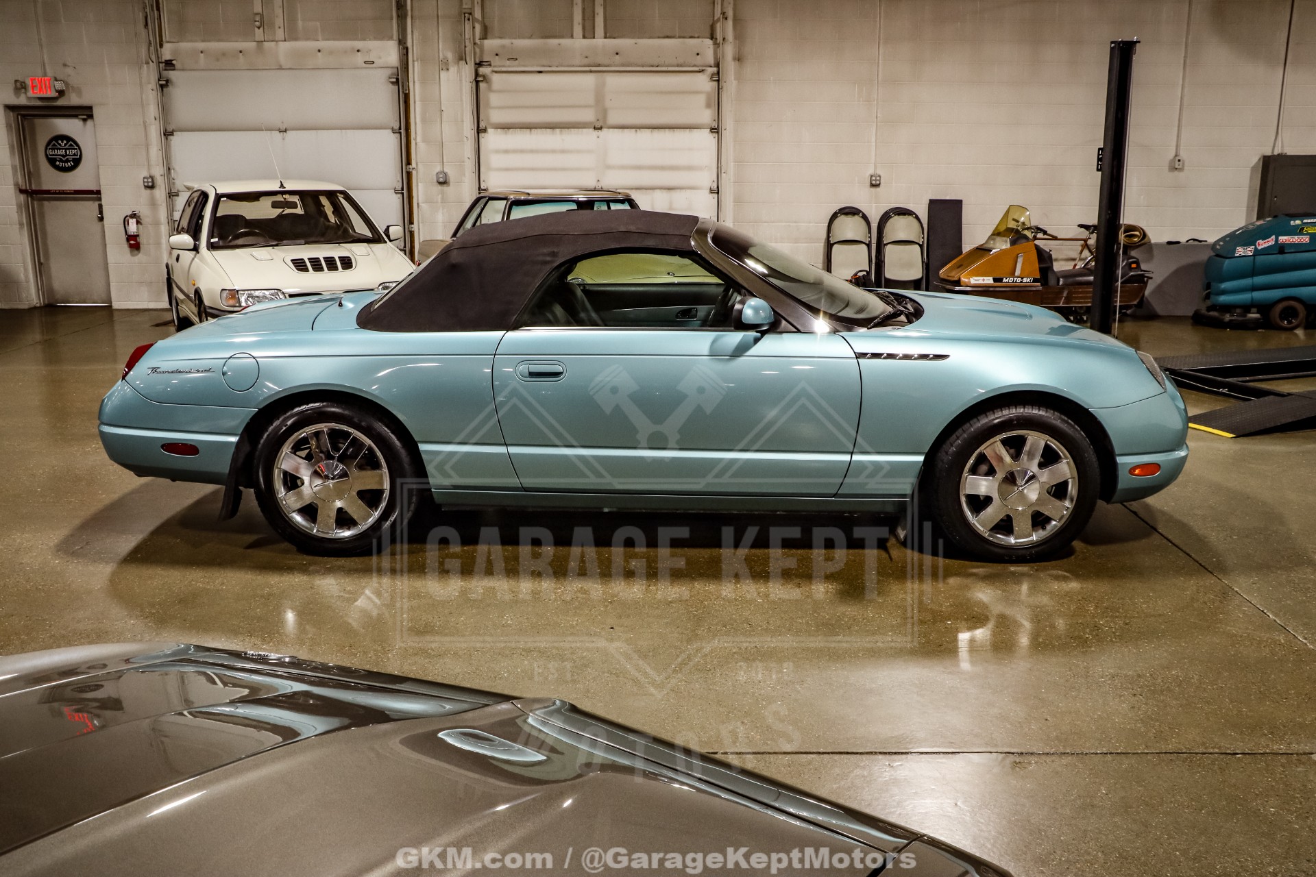 2002 Ford Thunderbird 69