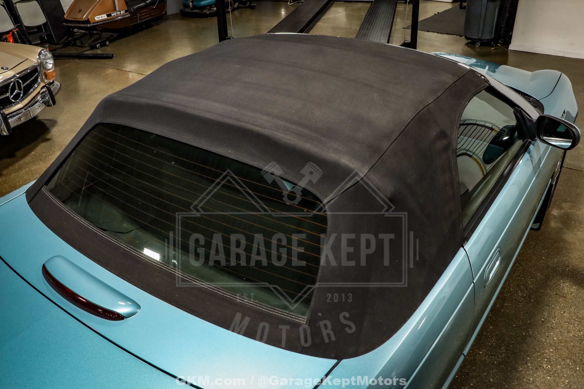 2002 Ford Thunderbird 74