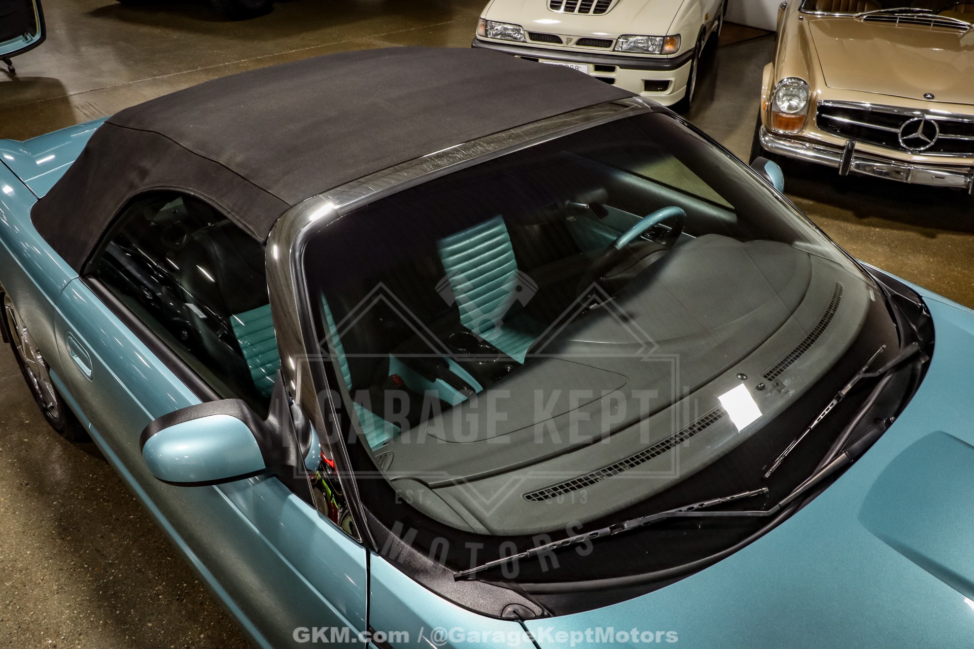 2002 Ford Thunderbird 77