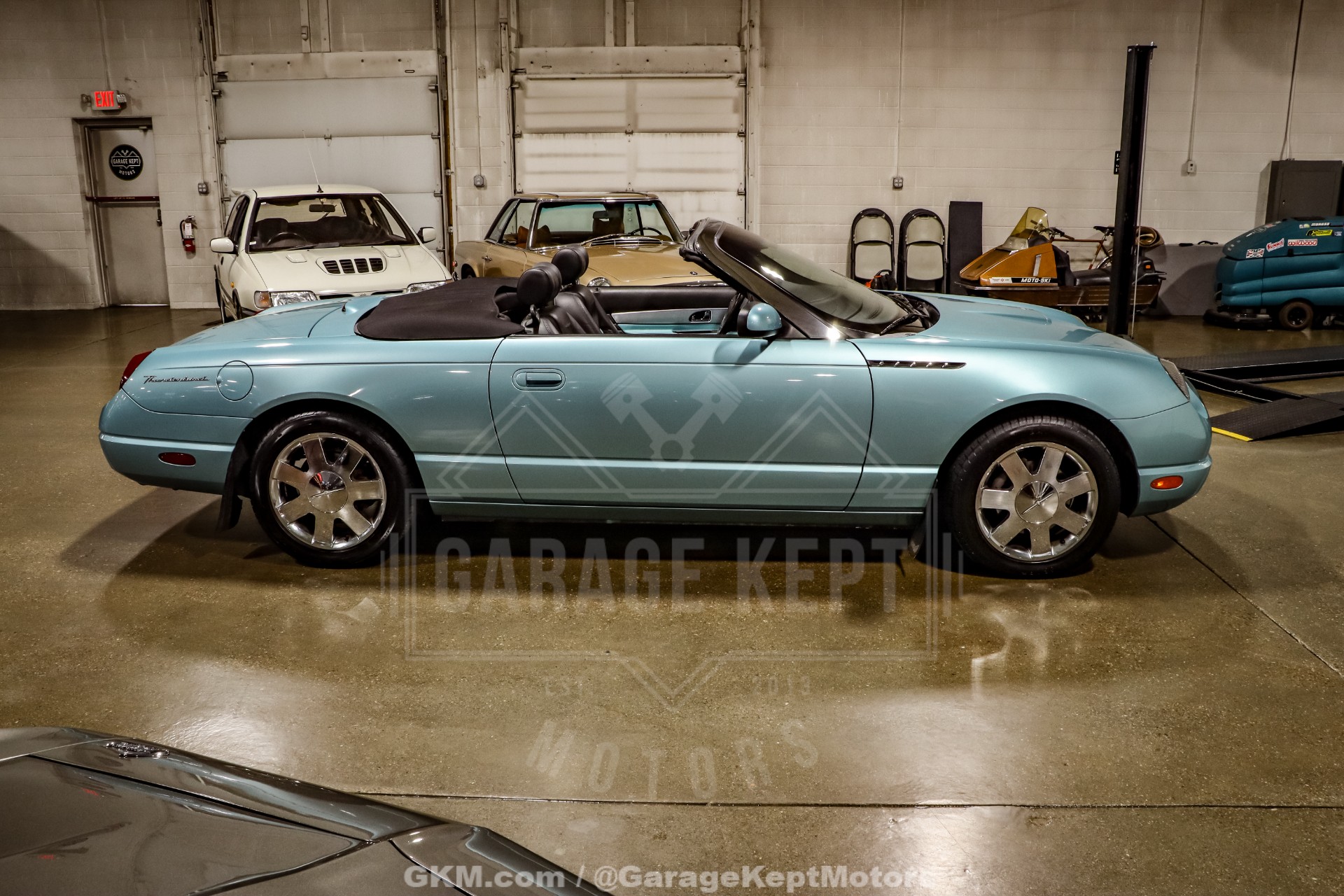 2002 Ford Thunderbird 83