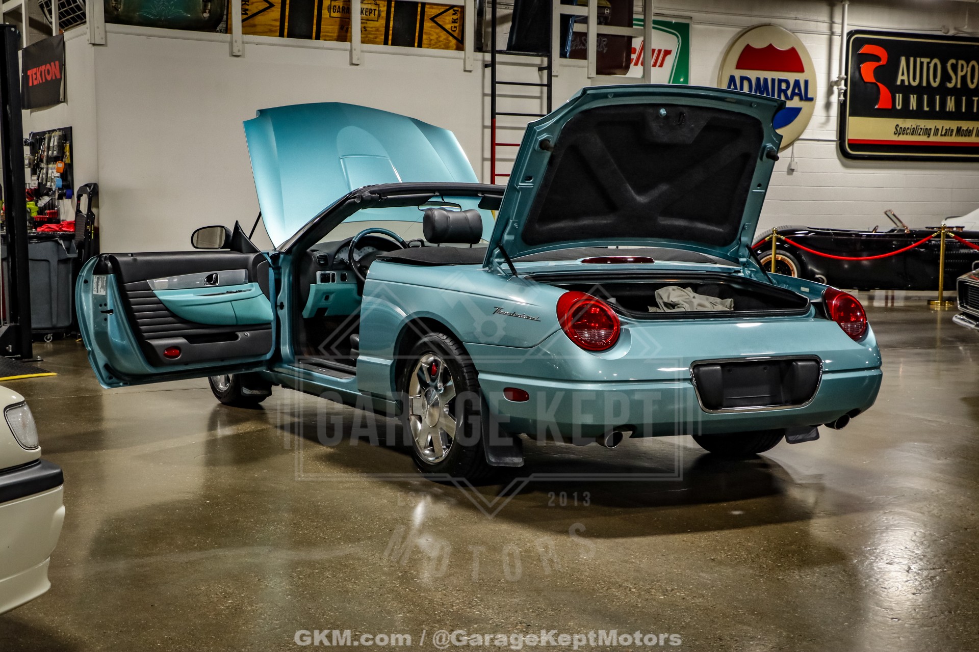 2002 Ford Thunderbird 86