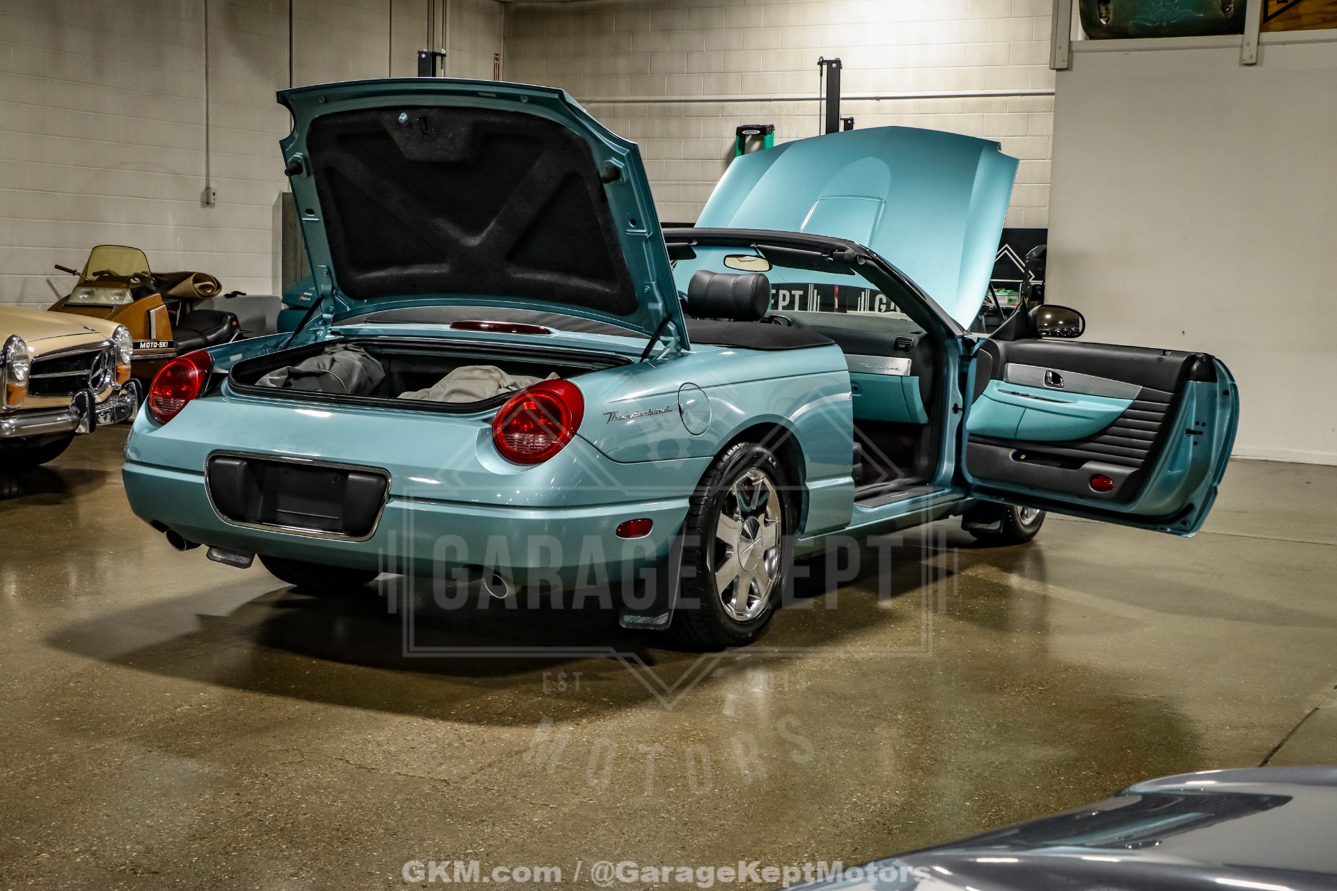 2002 Ford Thunderbird 87