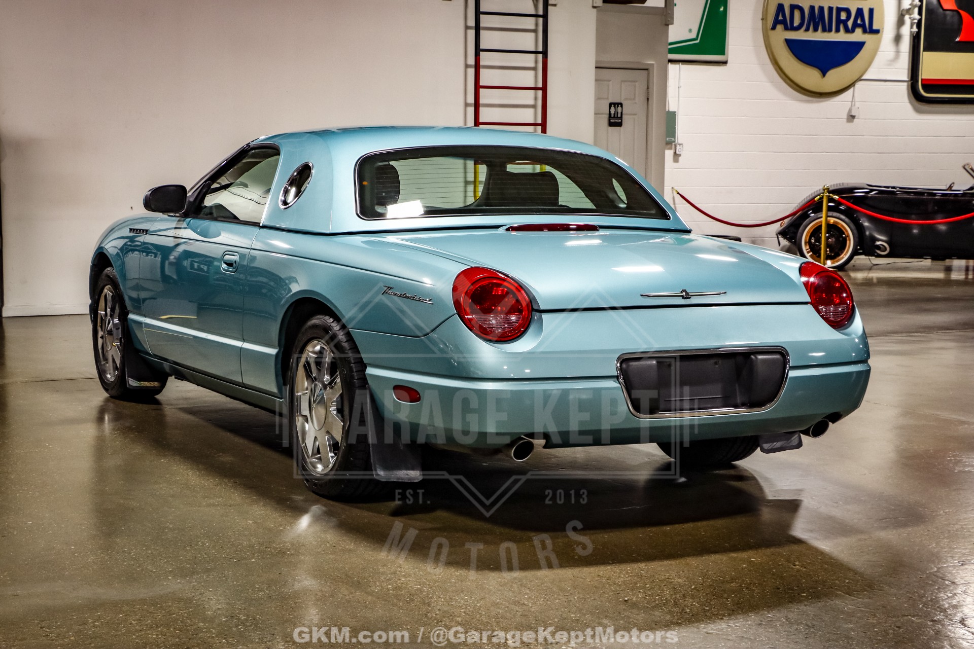 2002 Ford Thunderbird 9