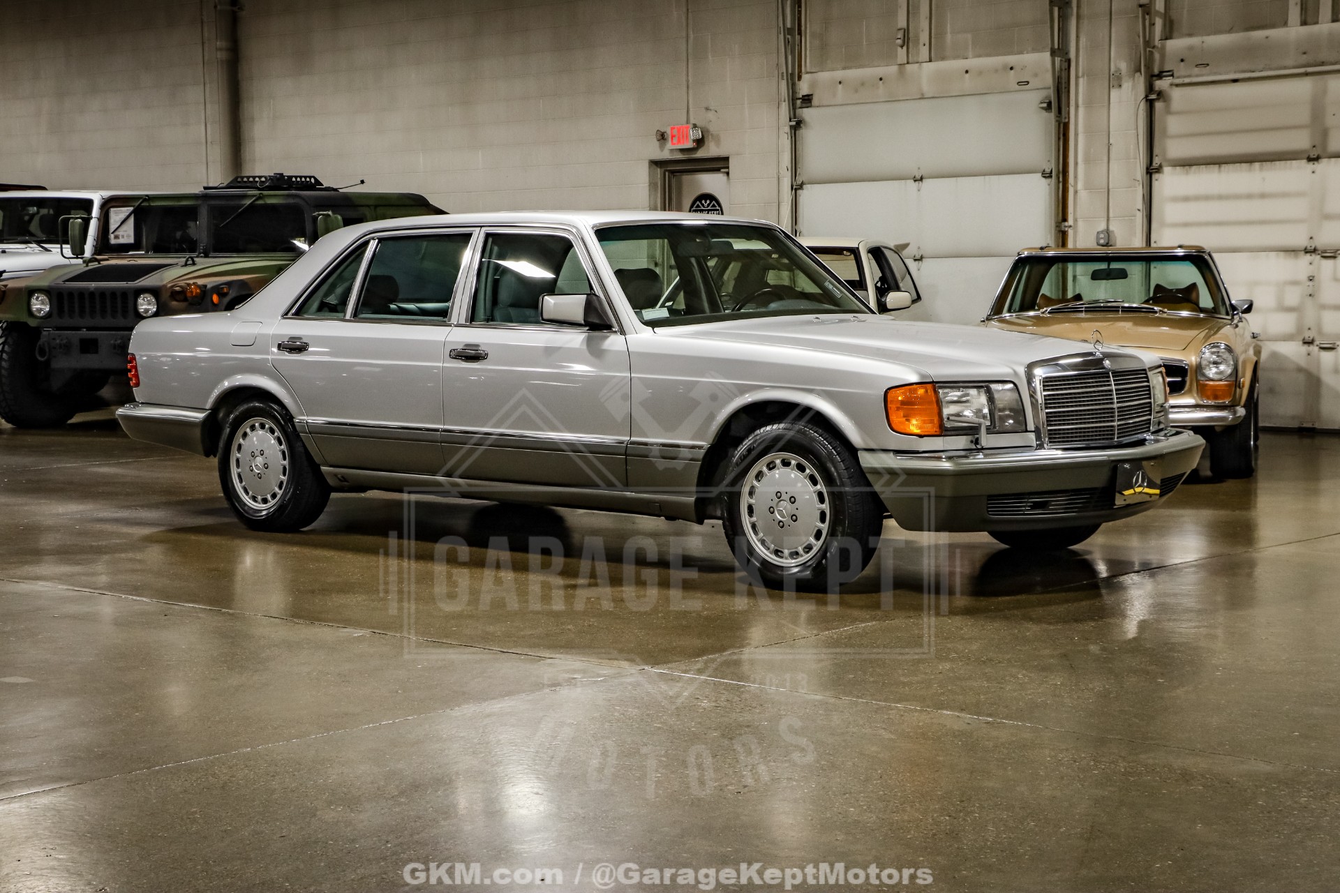 1991 Mercedes-Benz 560-Class 1