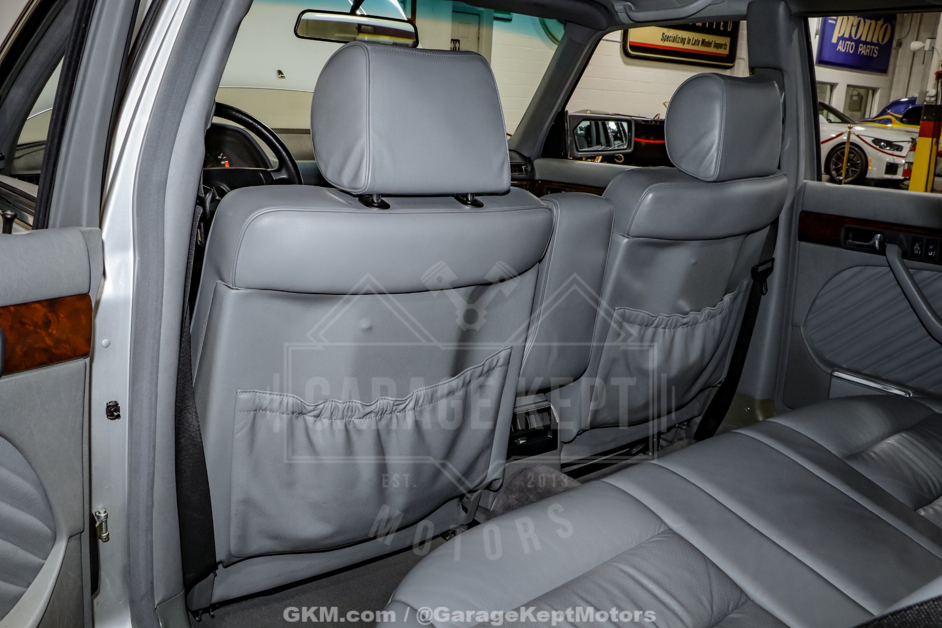 1991 Mercedes-Benz 560-Class 110