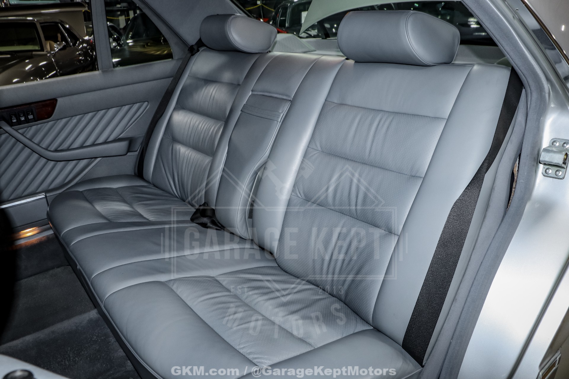 1991 Mercedes-Benz 560-Class 112